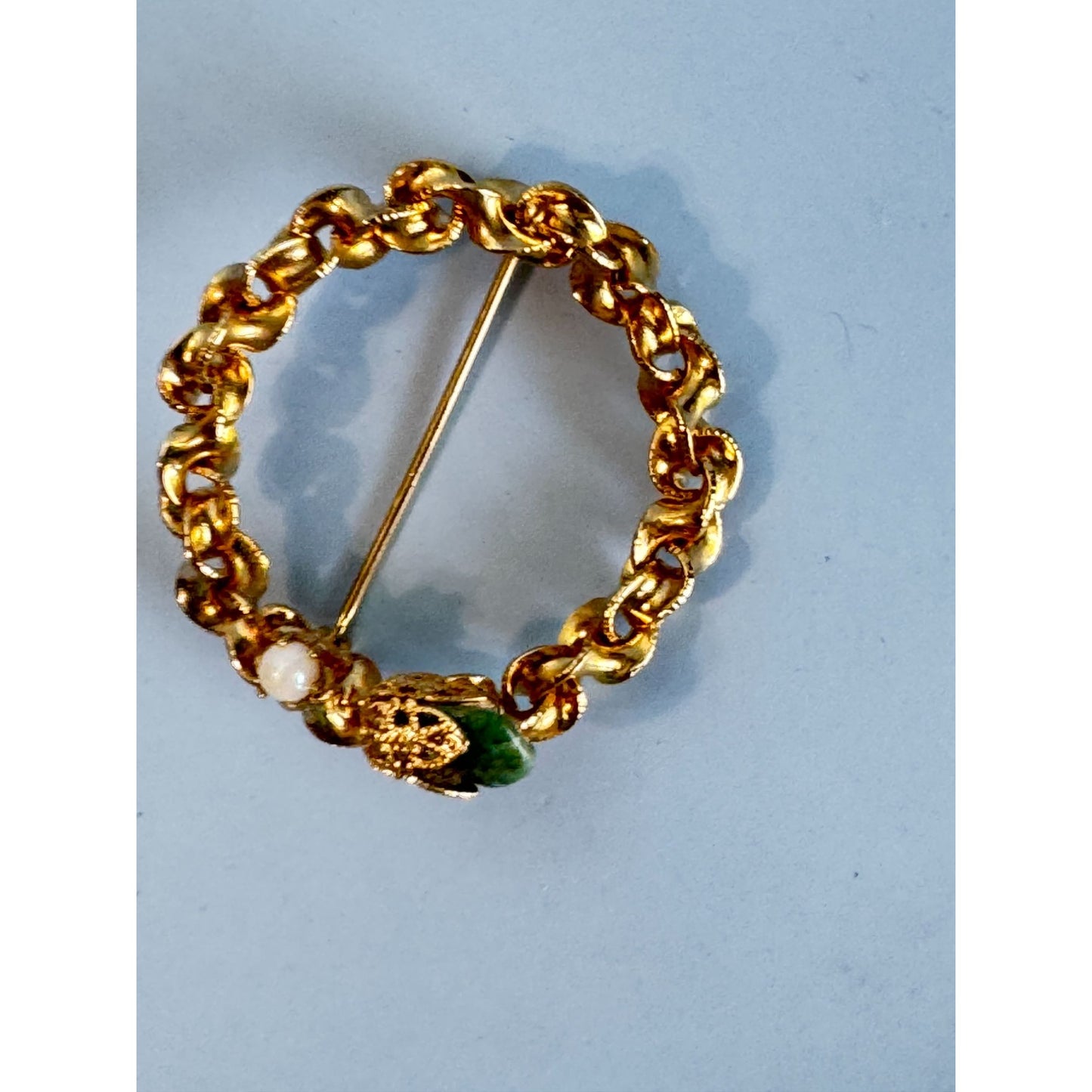 Vintage Karu Arke Inc. Genuine Jade & Cultured Pearl Gold-Tone Circle Brooch