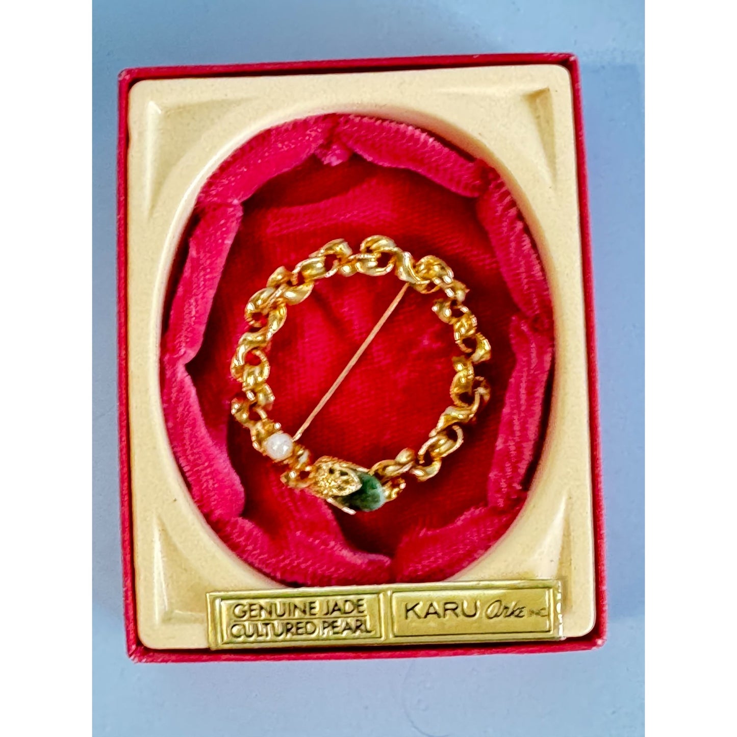Vintage Karu Arke Inc. Genuine Jade & Cultured Pearl Gold-Tone Circle Brooch