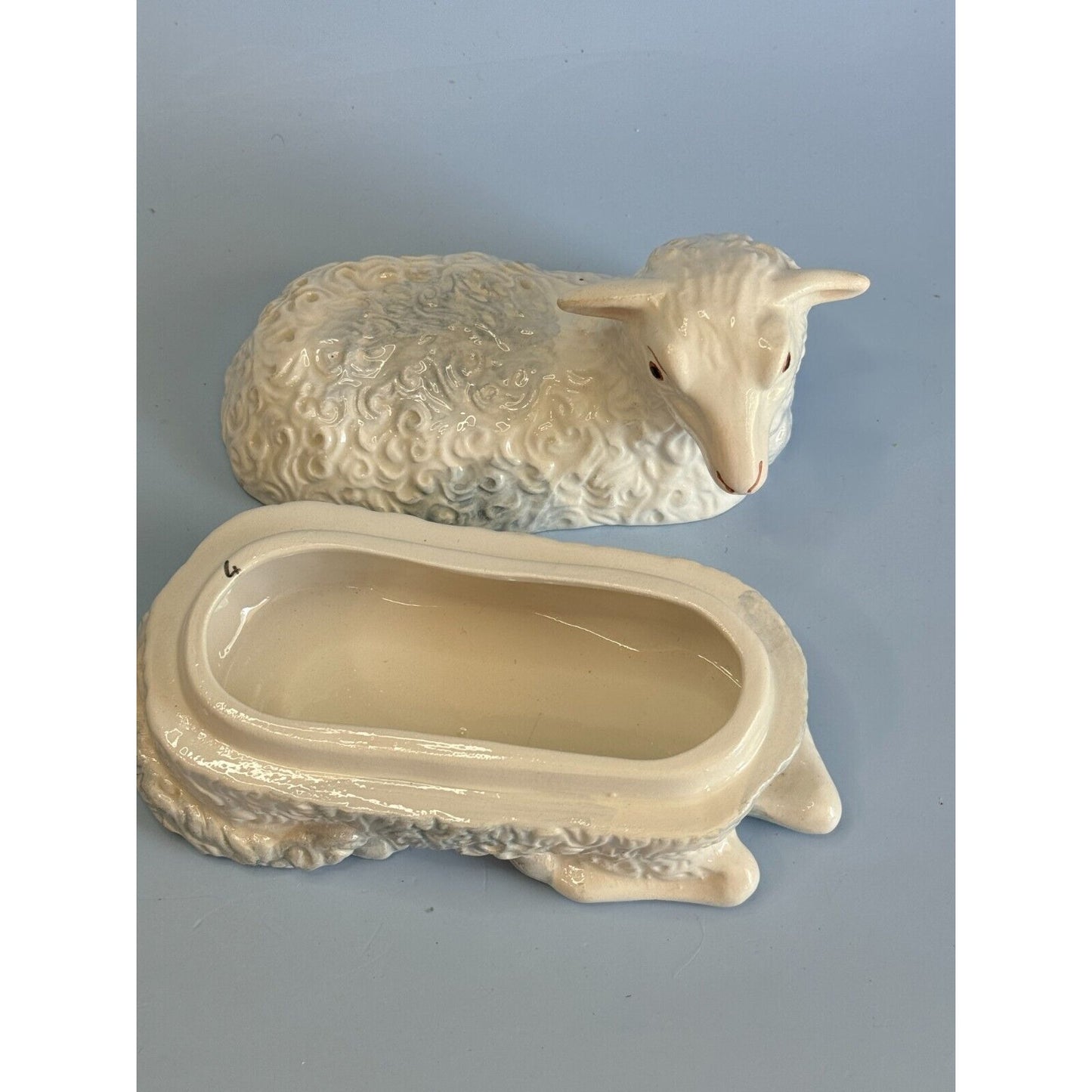 Italy Mildred R Mottahedeh Blue/White Lamp/Sheep Porcelain Box HTF 6" x 3"