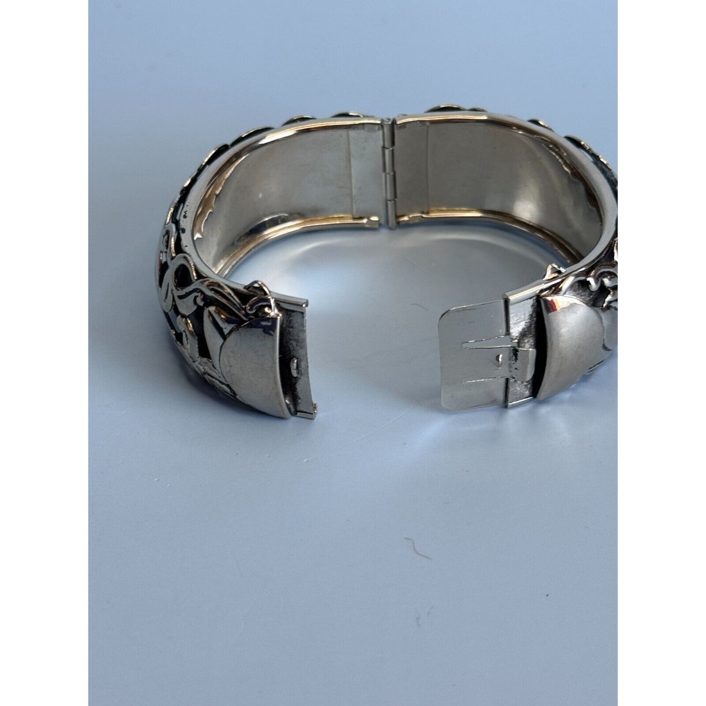 Silver-Tone Floral Vine Hinged Bangle Bracelet 7" Around 1" Wide Elegant Design