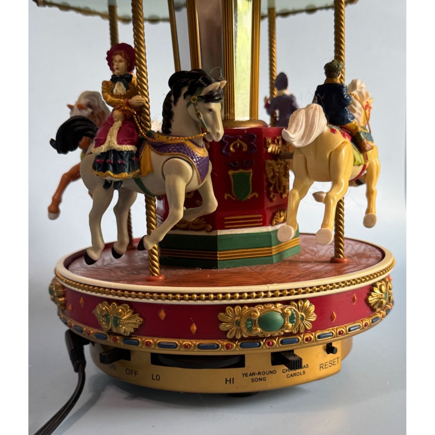 Mr. Christmas Holiday Go Round Merry Go Round Carousel C2000 Animated Musical Plays 50 Songs Christmas & Classics