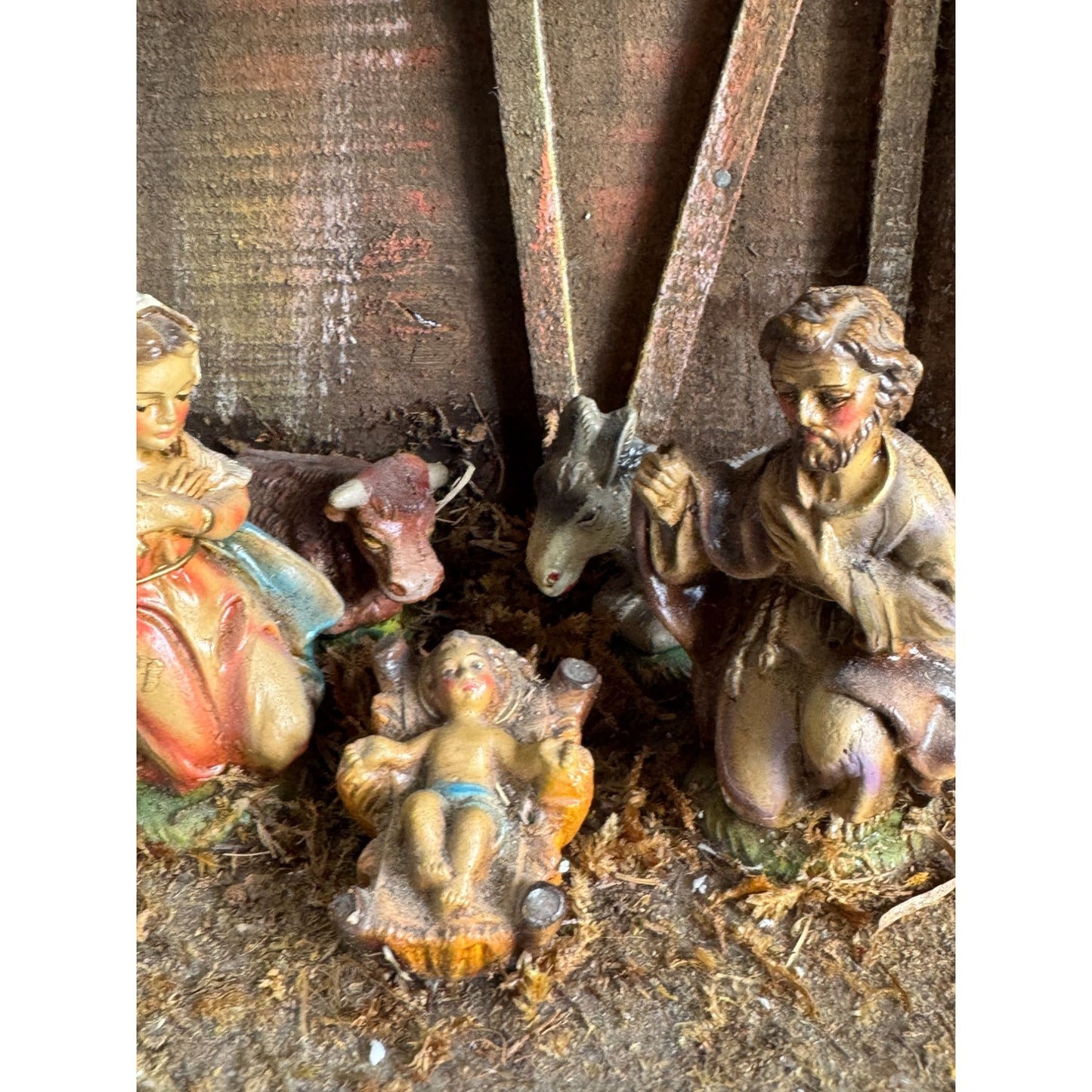 Vintage Fontanini Nativity Scene Hand-Painted Figurines & Stable 12" X 12" X 6"