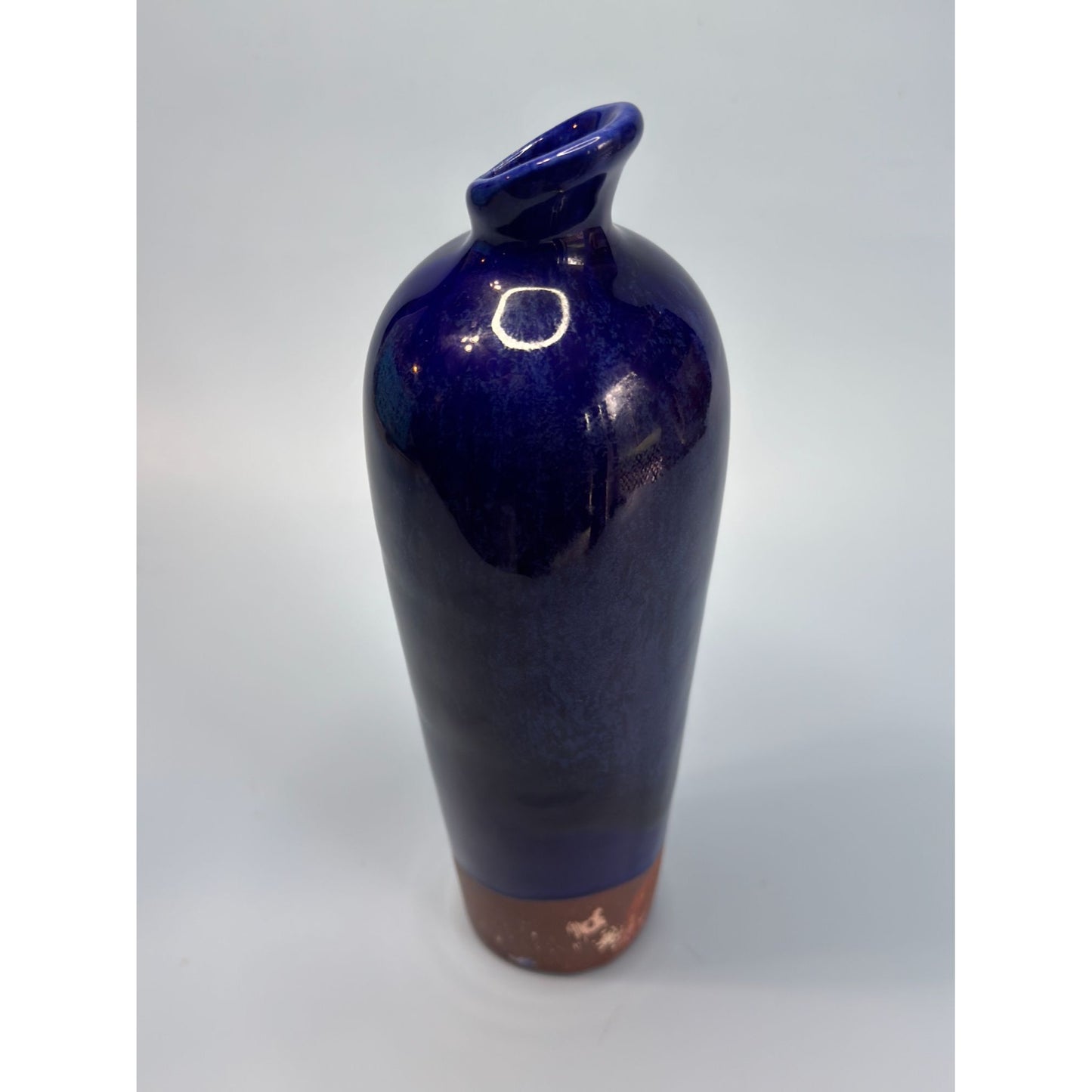 MCM Designer Vase By Sablo Machini 8.25" Tall Blue & Slag Clay Bottom