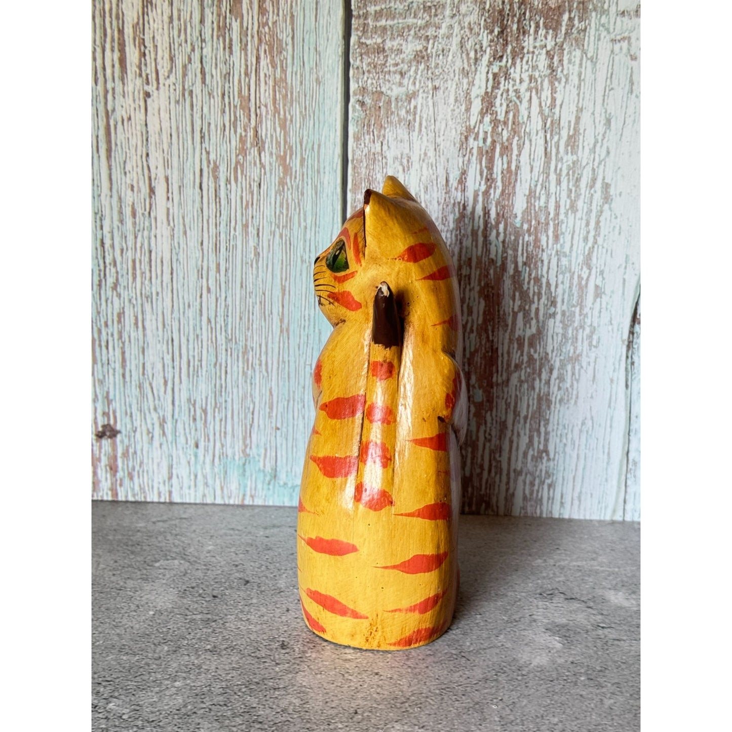 Hand-Painted Wooden Yellow Tabby Cat Figurine Holding Fish Bermuda Trader 6 1/2"