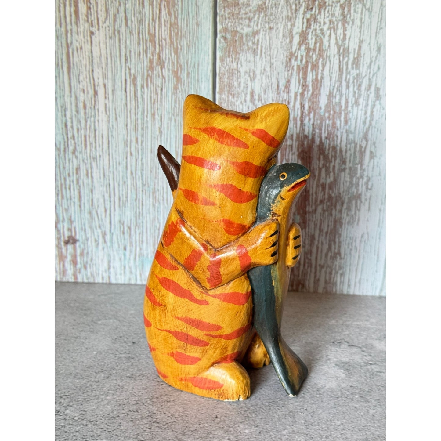 Hand-Painted Wooden Yellow Tabby Cat Figurine Holding Fish Bermuda Trader 6 1/2"