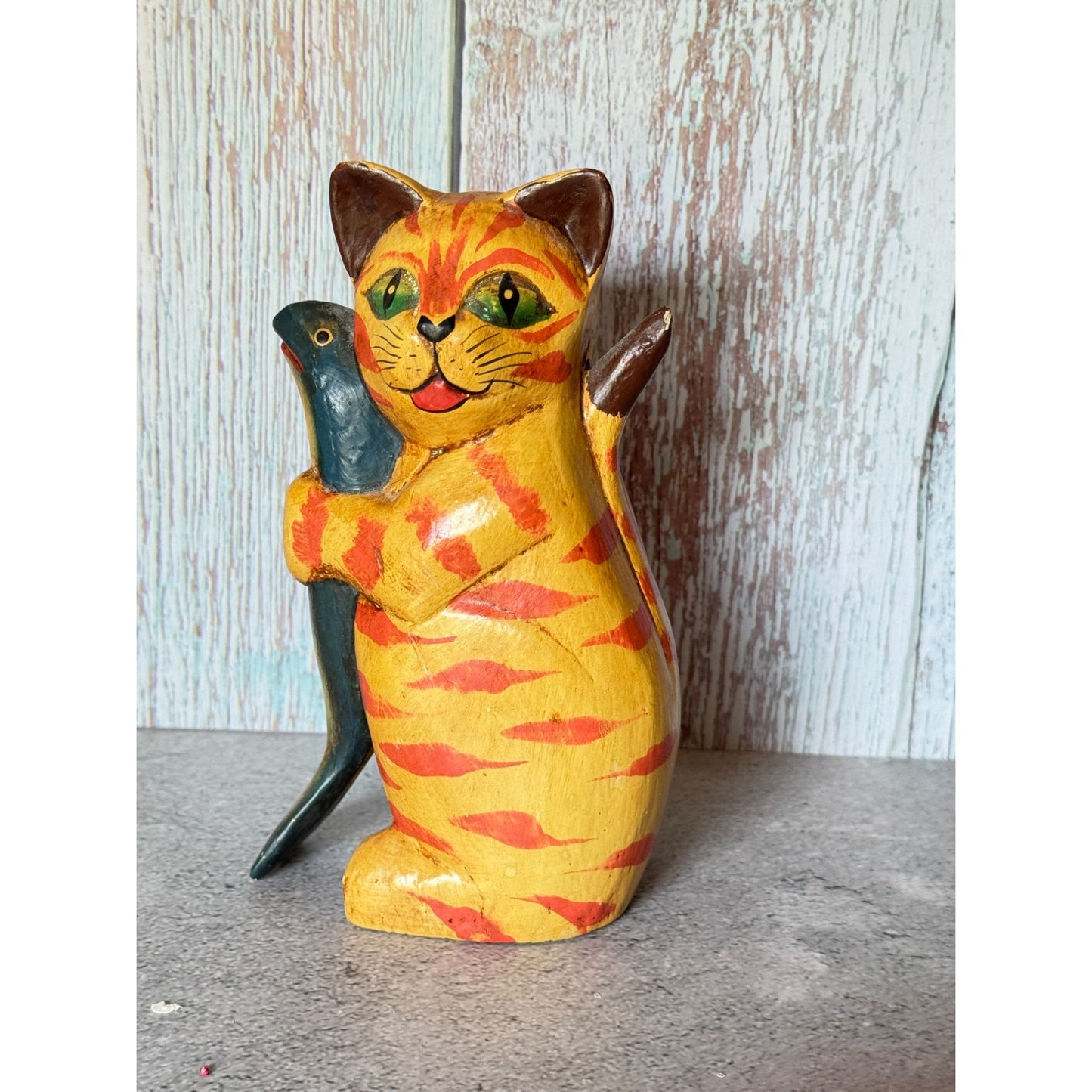 Hand-Painted Wooden Yellow Tabby Cat Figurine Holding Fish Bermuda Trader 6 1/2"