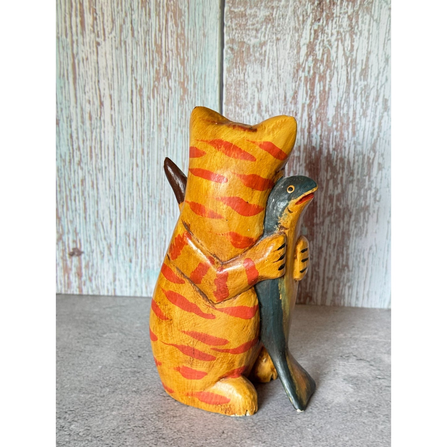 Hand-Painted Wooden Yellow Tabby Cat Figurine Holding Fish Bermuda Trader 6 1/2"
