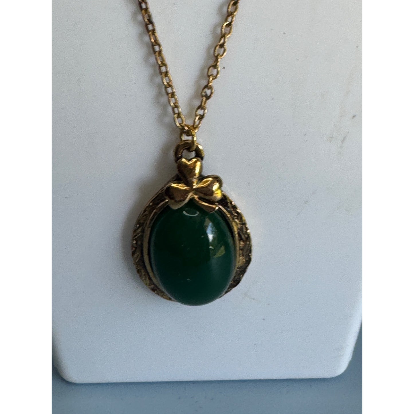 Vintage Jade Oval Pendant & Clover DetailGolplated Chain Boxed