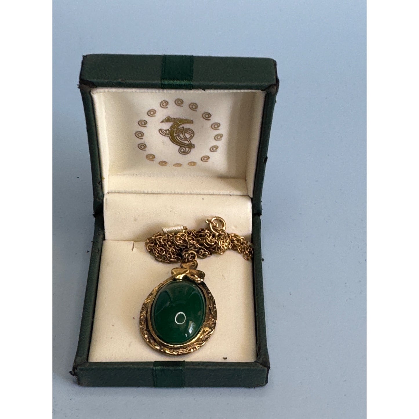 Vintage Jade Oval Pendant & Clover DetailGolplated Chain Boxed
