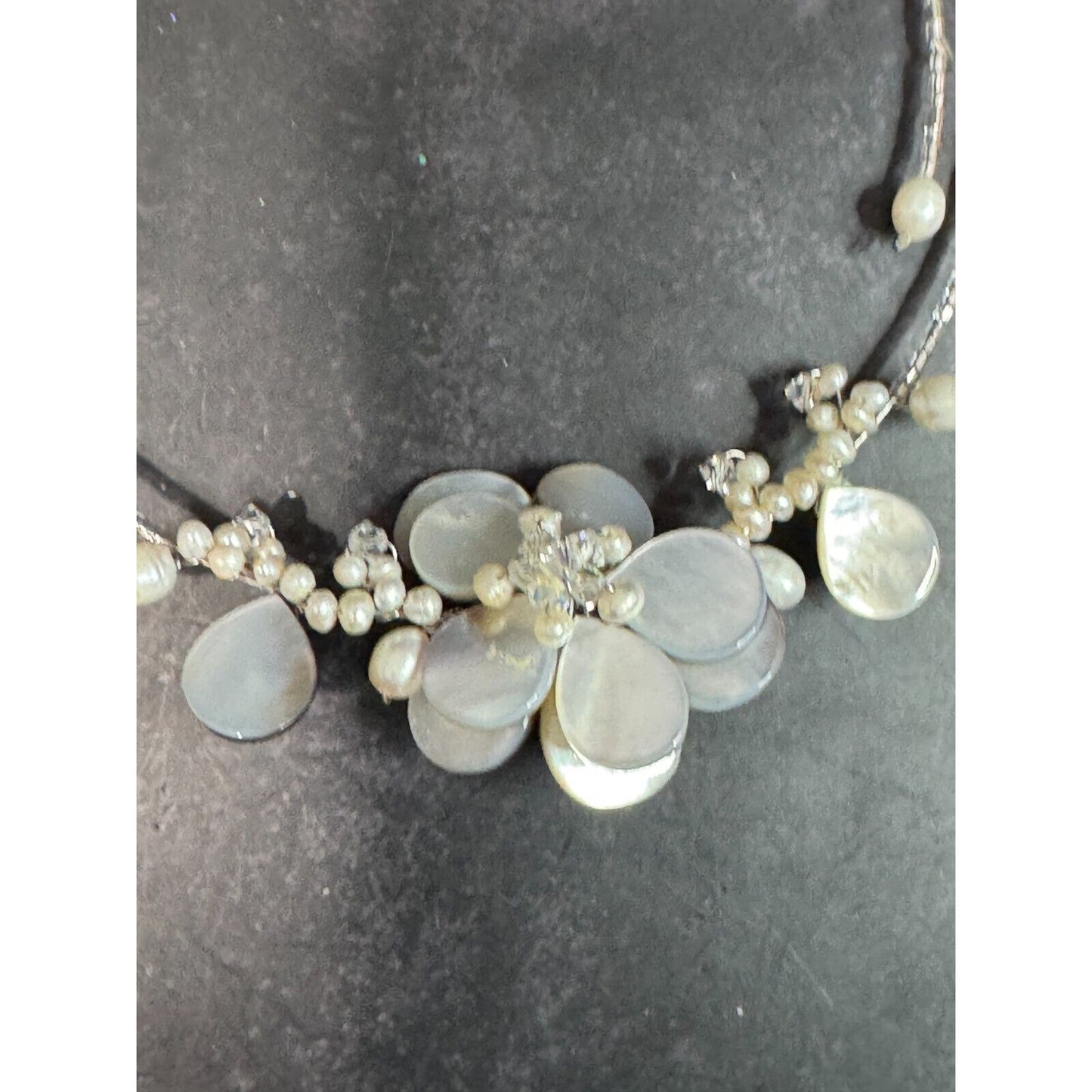 Gray Mother of Pearl Flower Freshwater Pearl Glass Beaded Flexable Strand
