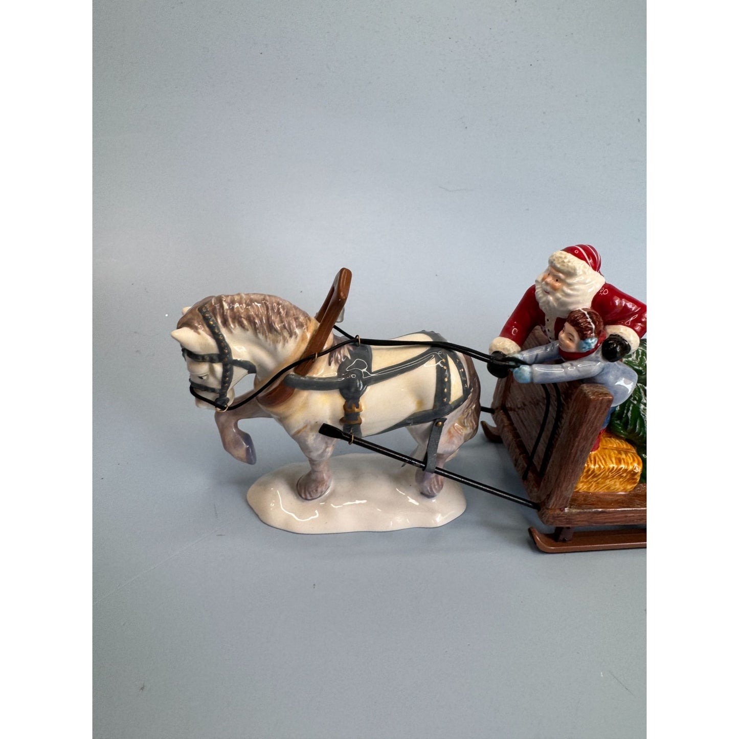 Department 56 Santa Claus On Horse-Drawn Sleigh Figurine w/Tree and Children