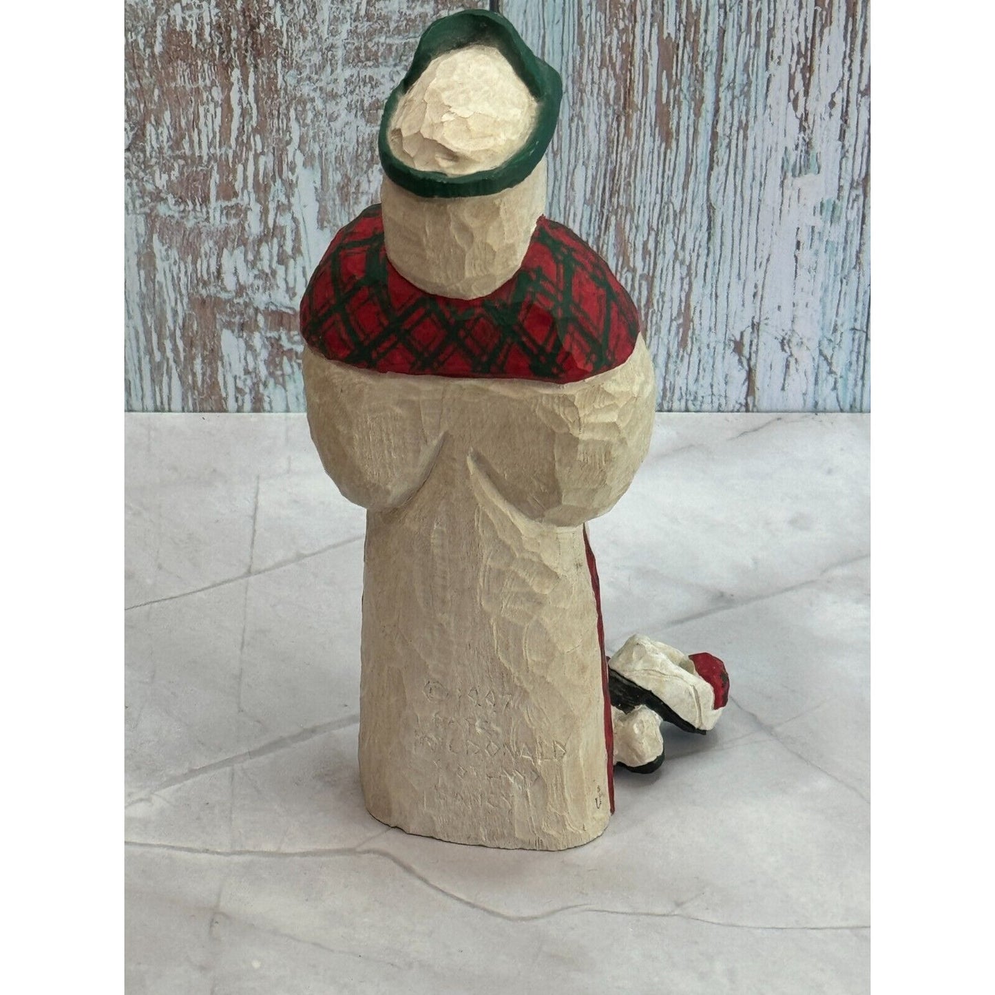 MacDonald Claus 1997 Carved Wood Scottish Golfer Figurine Scotland Signed Artist
