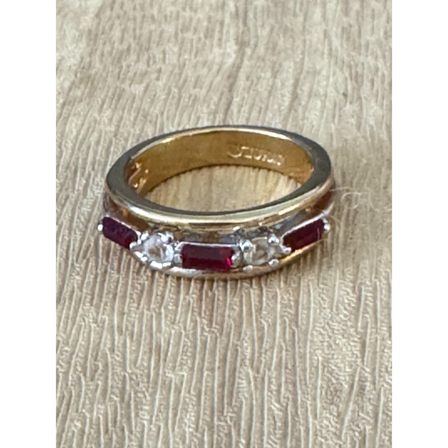 Vintage 18kGHE Yellow Gold Ring W/ Red & Crystal CZ Stones Makers Mark Size 6