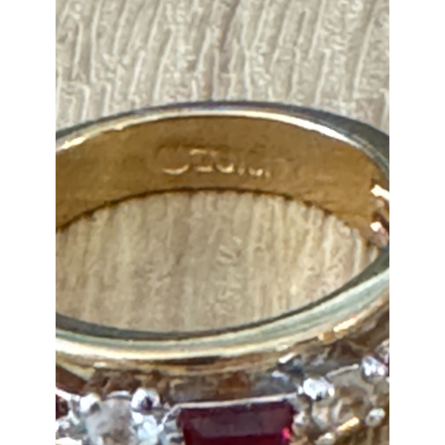Vintage 18kGHE Yellow Gold Ring W/ Red & Crystal CZ Stones Makers Mark Size 6