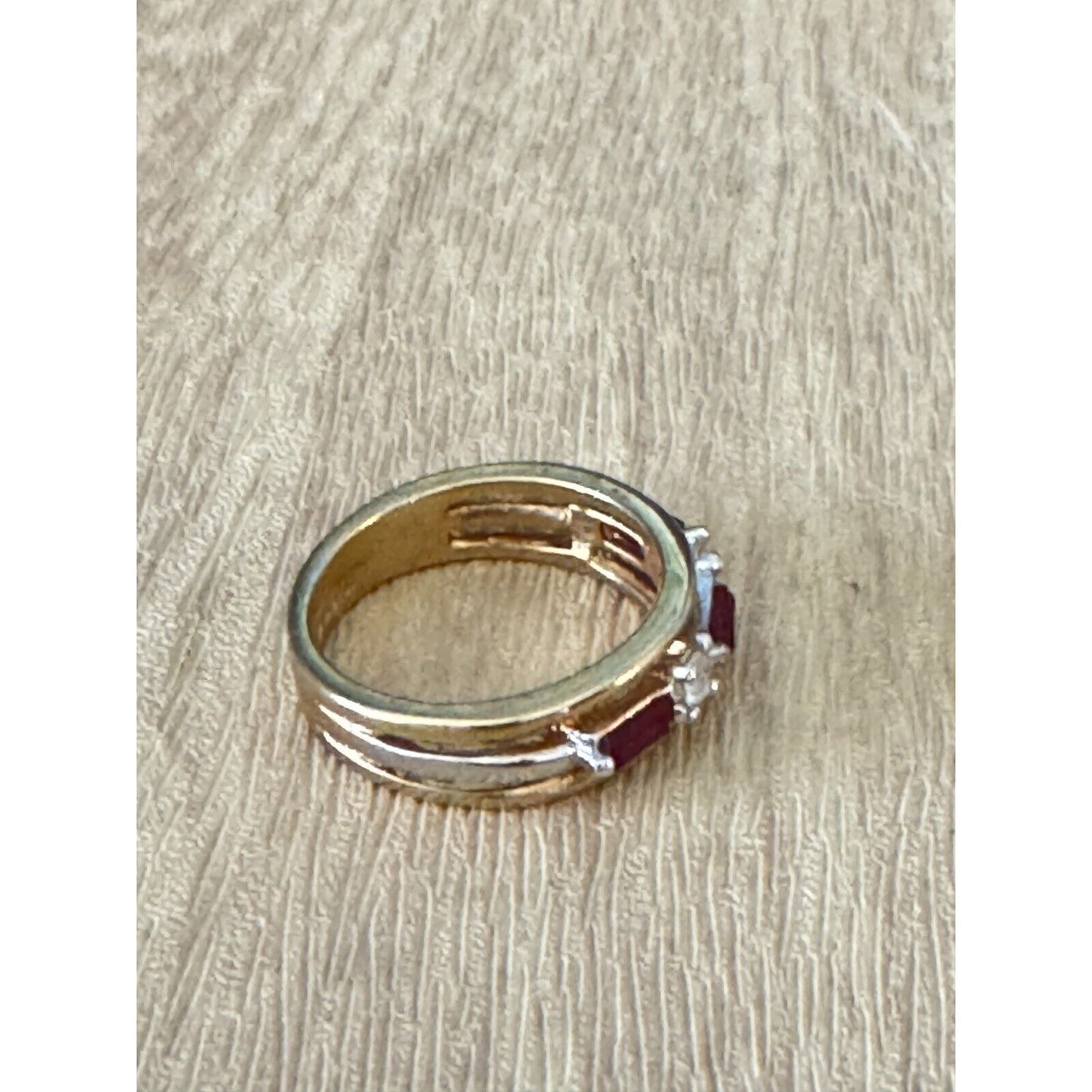 Vintage 18kGHE Yellow Gold Ring W/ Red & Crystal CZ Stones Makers Mark Size 6