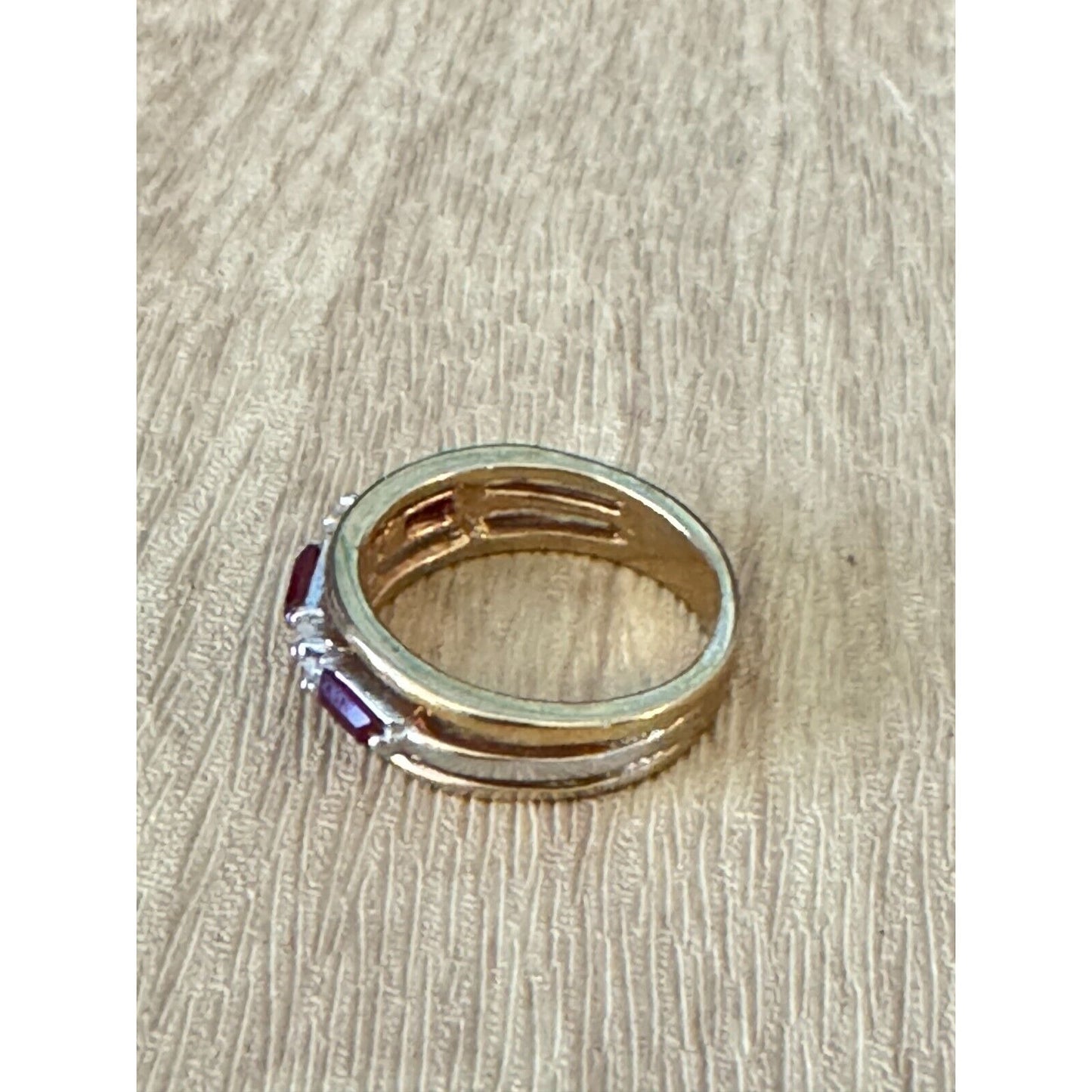 Vintage 18kGHE Yellow Gold Ring W/ Red & Crystal CZ Stones Makers Mark Size 6
