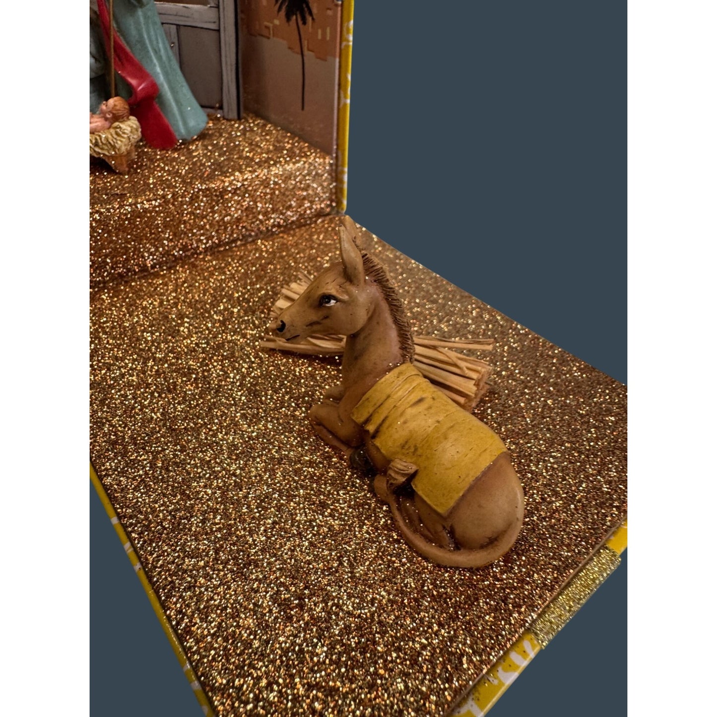 Musical Pop Up 3D Nativity Scene Decorative Box With Glitter Interior
