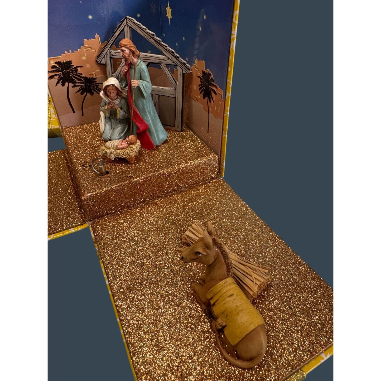 Musical Pop Up 3D Nativity Scene Decorative Box With Glitter Interior