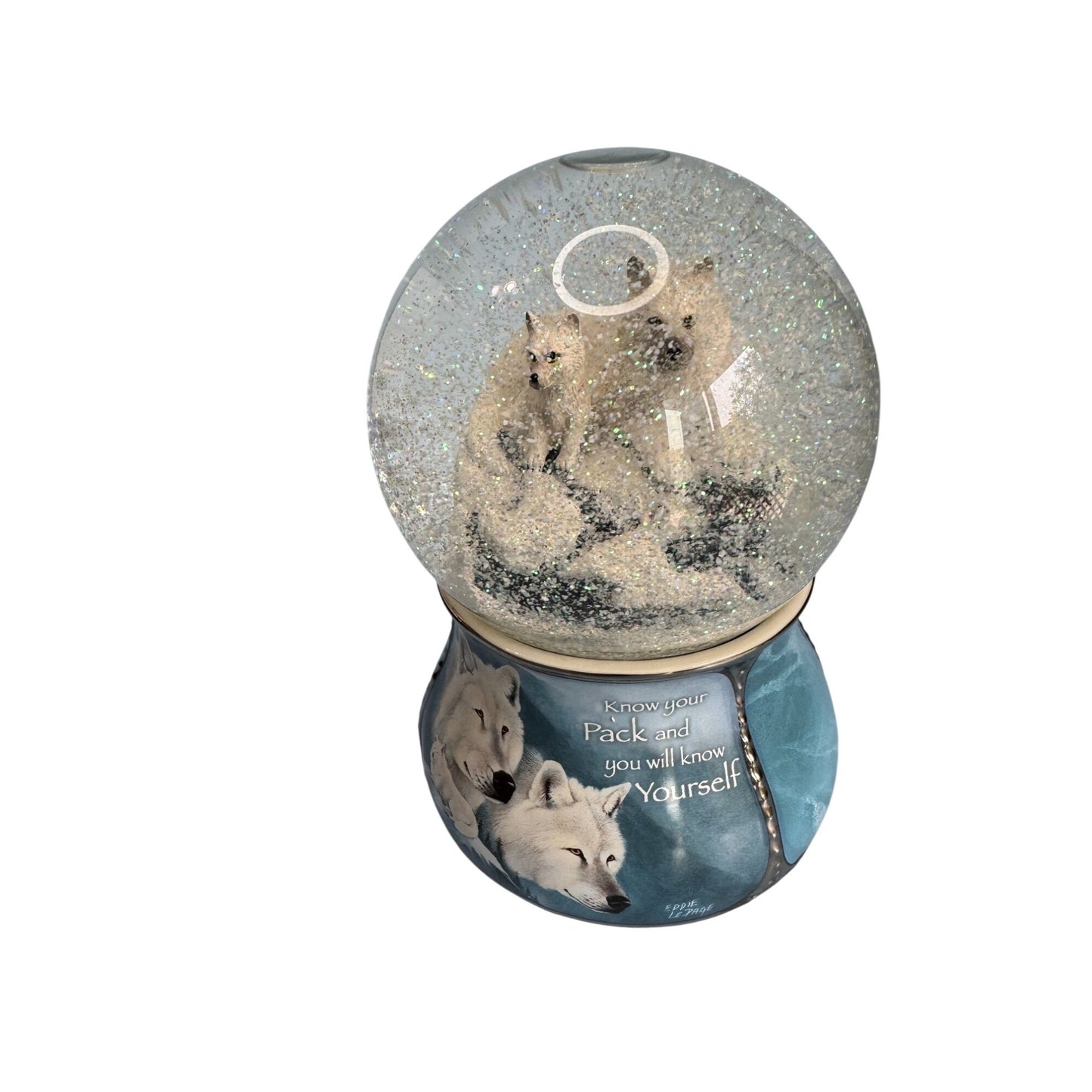 White Majesty Wolf Snowglobe Music Box By Eddie LePage 2016 Bradford Exchange