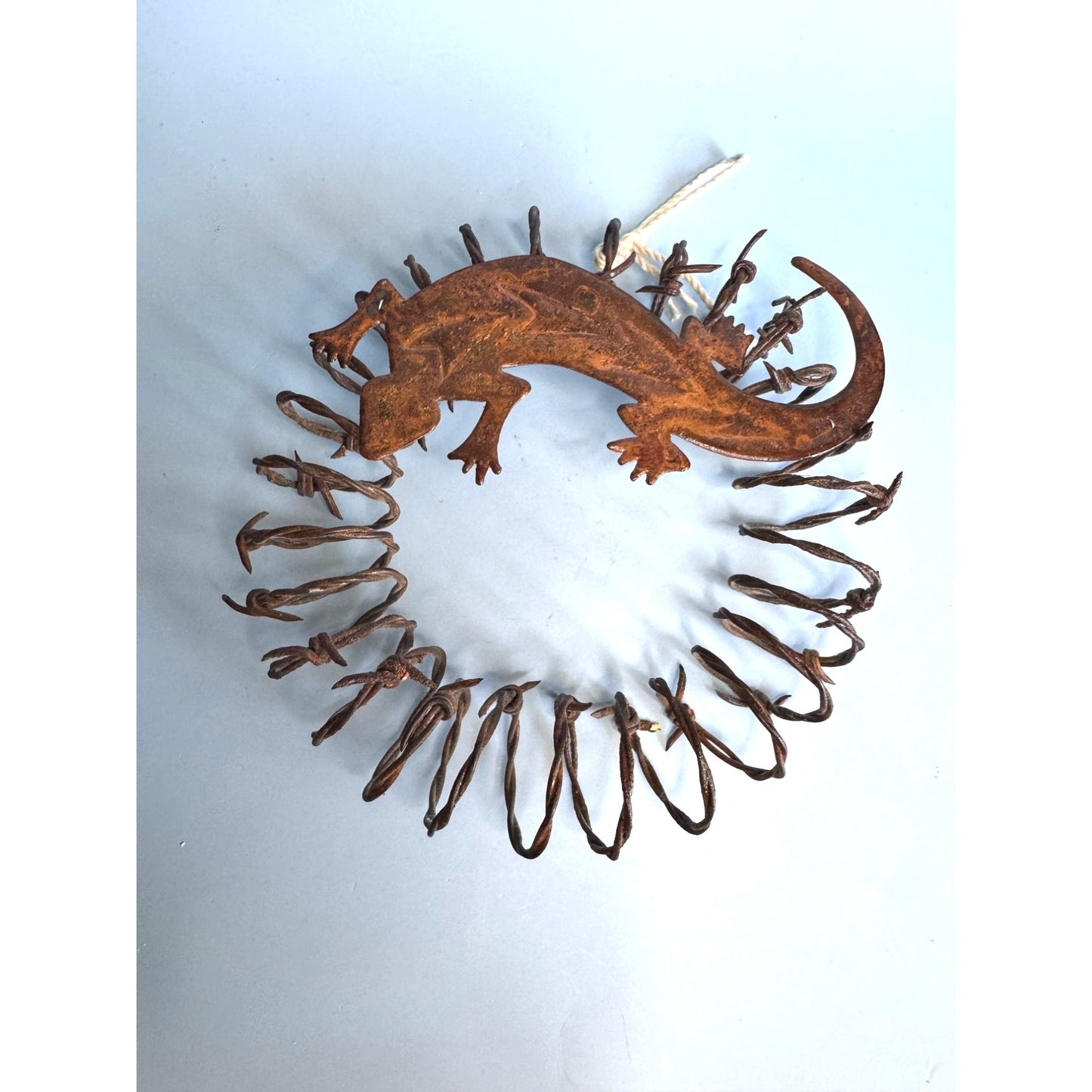 Primitive Rusty Banded Wire Alligator Wreath Rare 7.5" Rustic Decor Piece