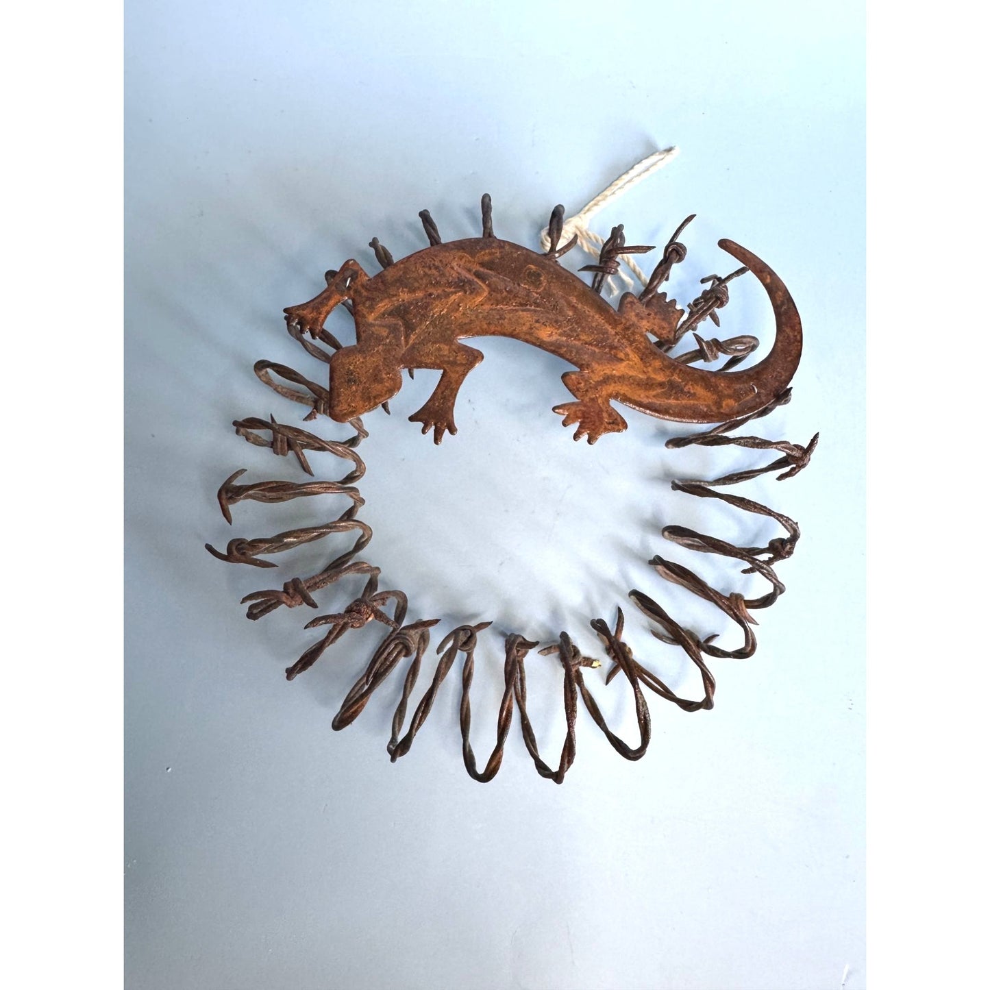 Primitive Rusty Banded Wire Alligator Wreath Rare 7.5" Rustic Decor Piece
