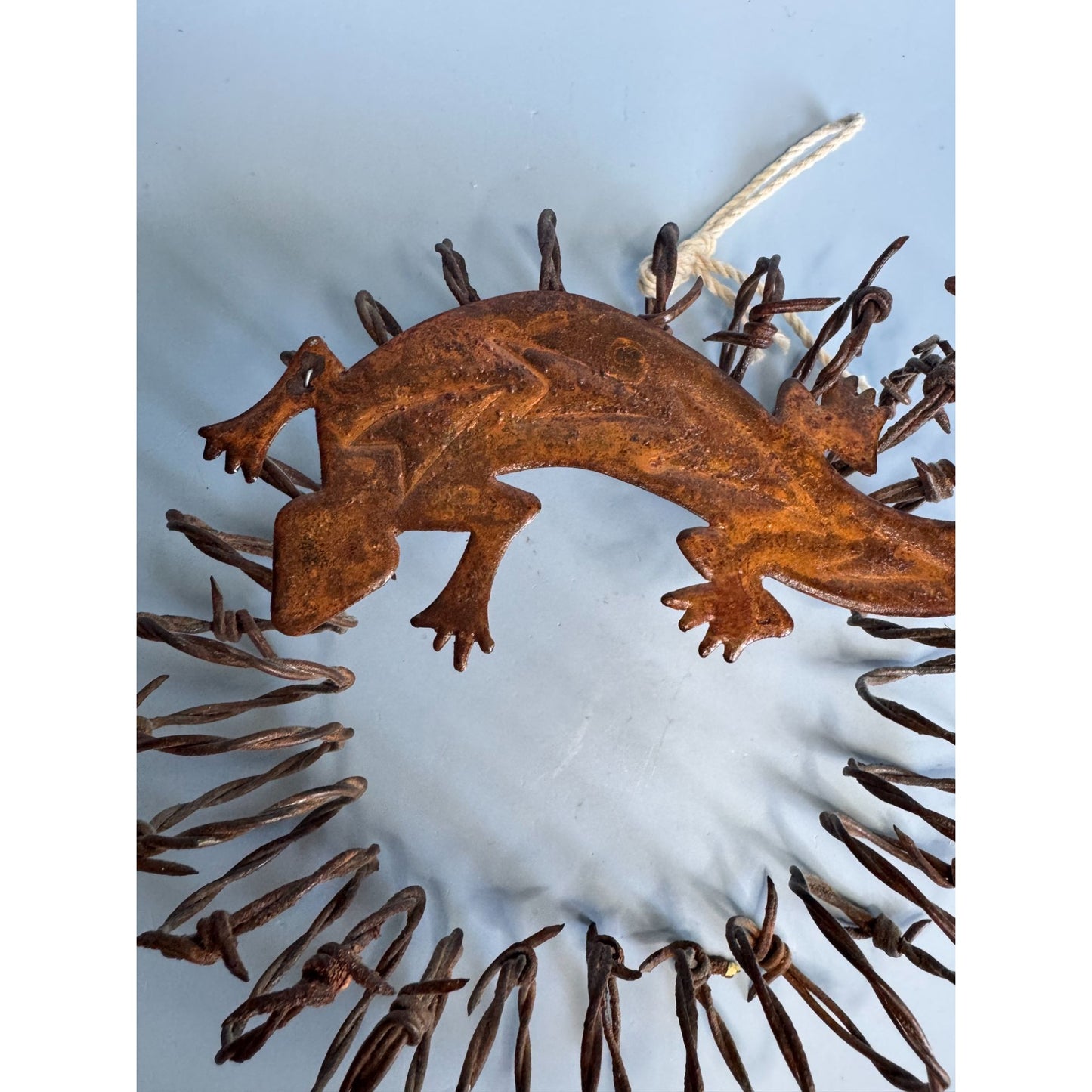 Primitive Rusty Banded Wire Alligator Wreath Rare 7.5" Rustic Decor Piece