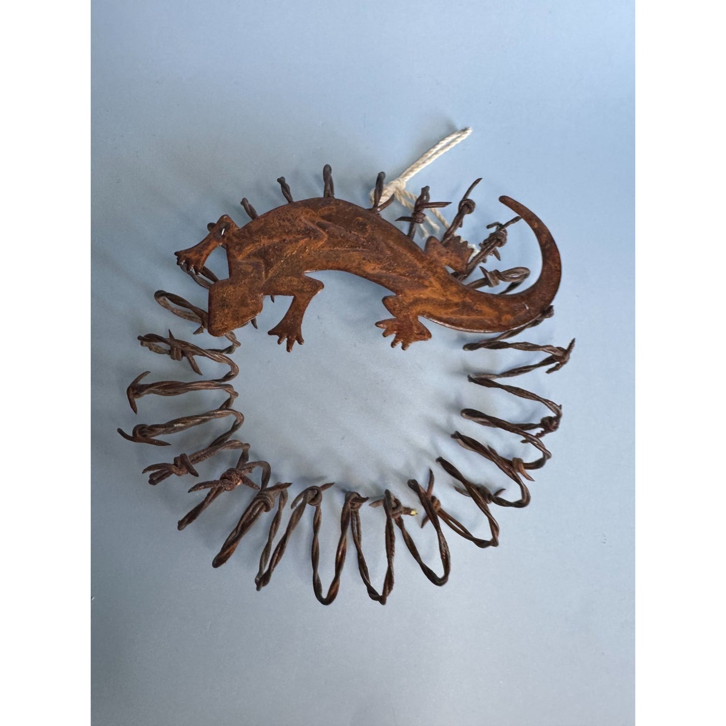 Primitive Rusty Banded Wire Alligator Wreath Rare 7.5" Rustic Decor Piece