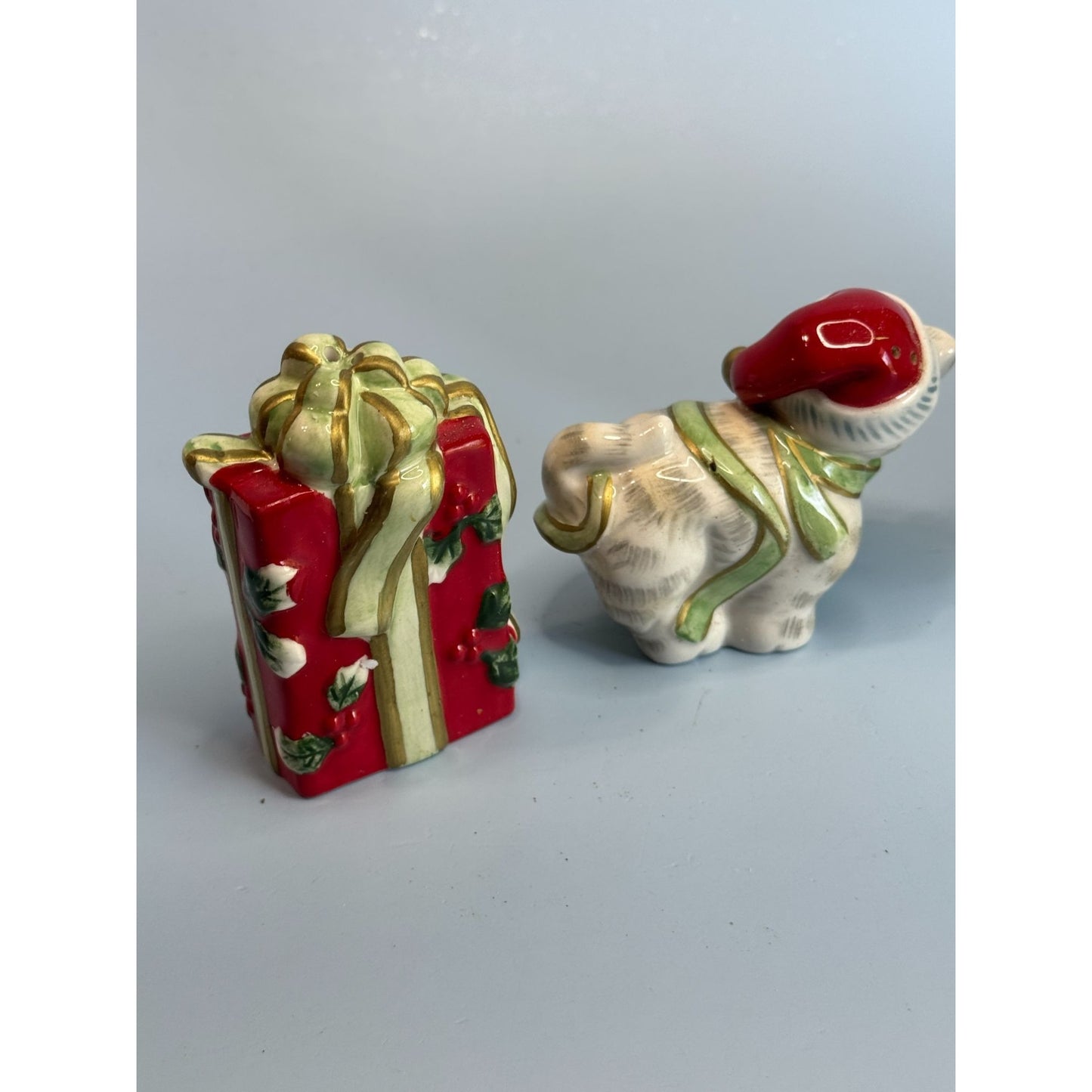 Fitz & Floyd Kitty Kringle Salt & Pepper Shakers Ceramic 2005 Christmas Decor
