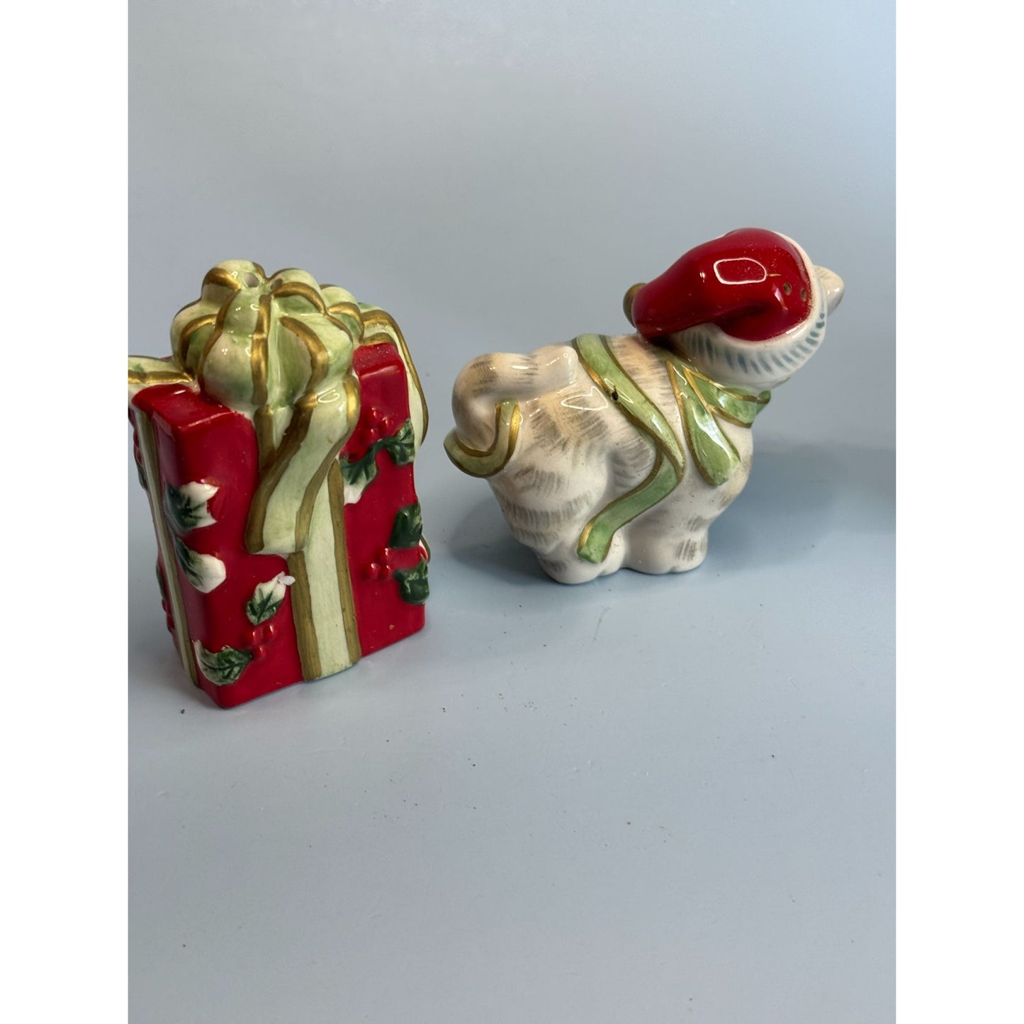 Fitz & Floyd Kitty Kringle Salt & Pepper Shakers Ceramic 2005 Christmas Decor