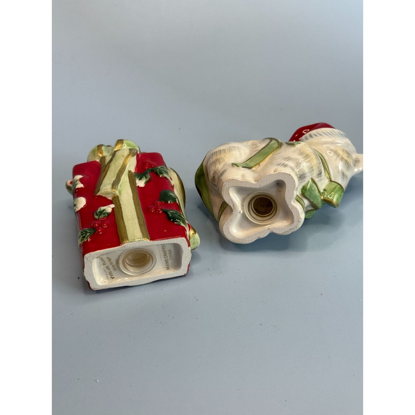 Fitz & Floyd Kitty Kringle Salt & Pepper Shakers Ceramic 2005 Christmas Decor