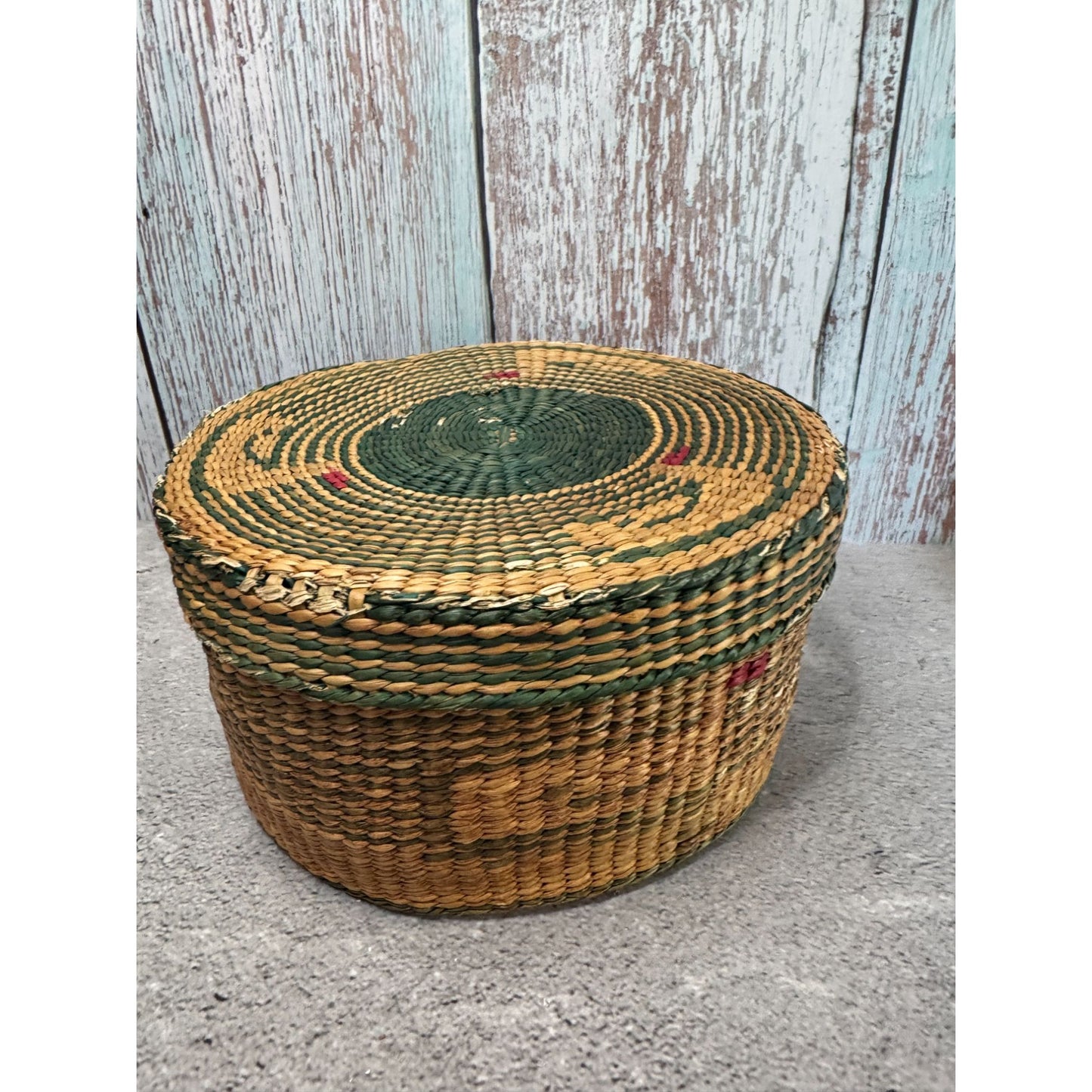 Vintage Native American Sweetgrass Woven Basket With Lid 6.5" Diameter 3.25" Height Natural & Green Tones