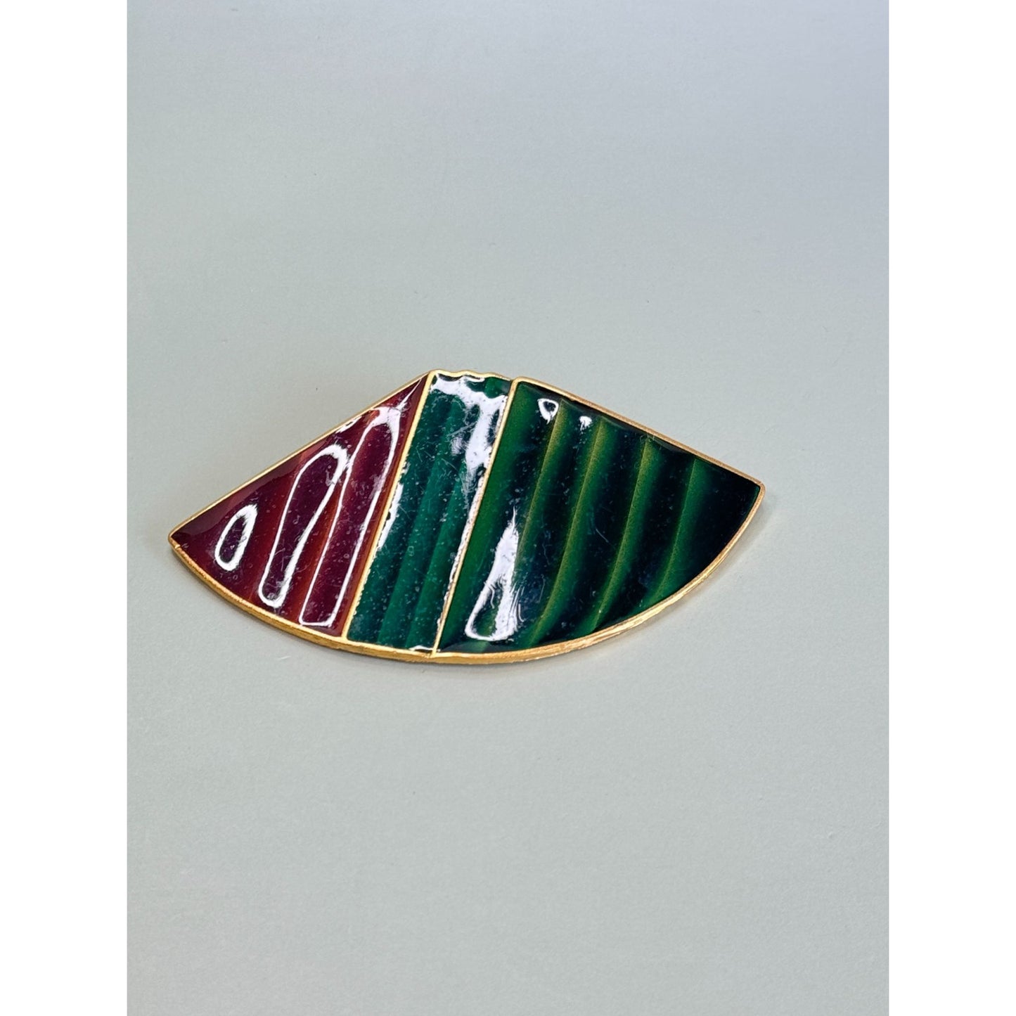 Vintage Trifari Gold-Tone Enamel Abstract Fan Brooch Pin 3 1/2"