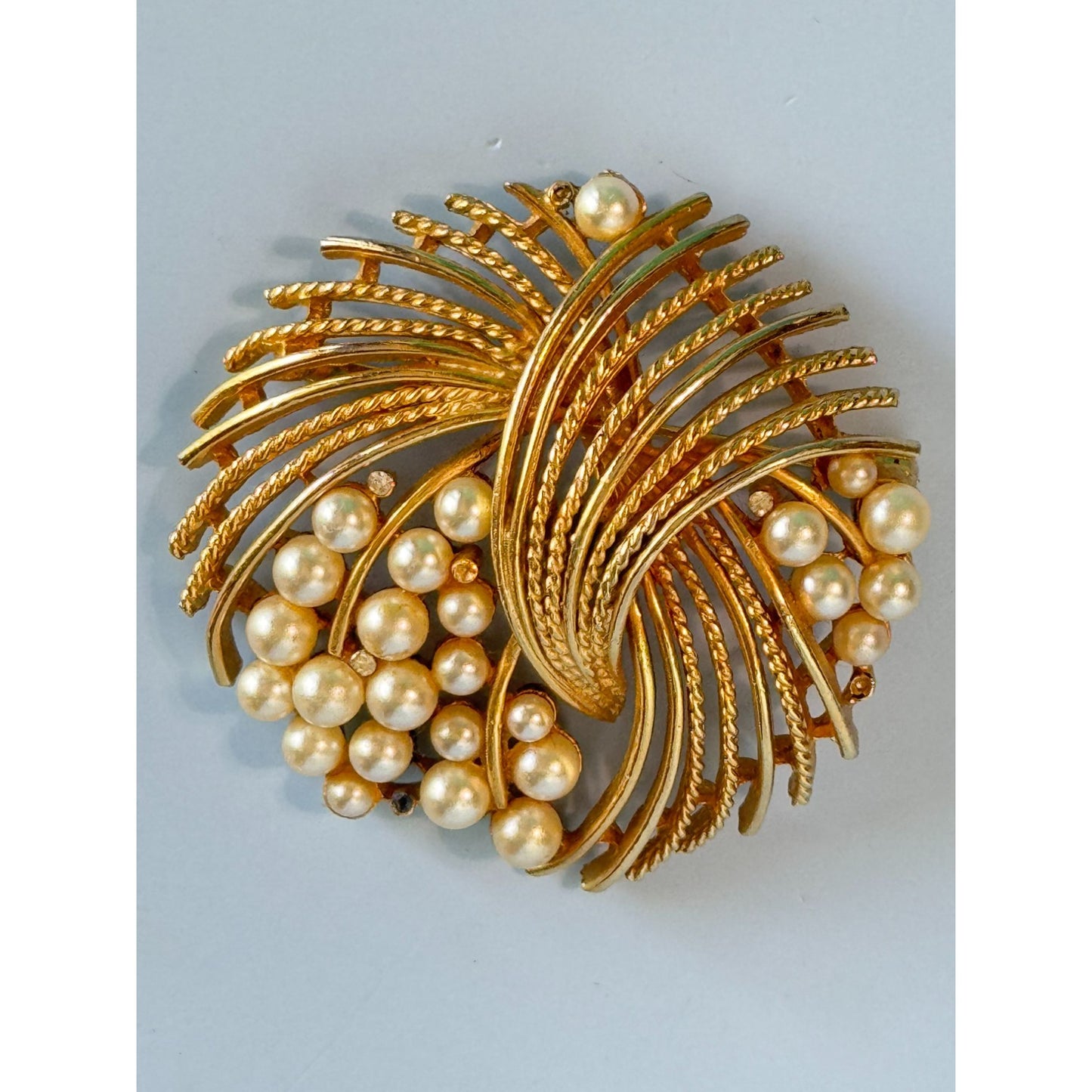 Vintage Lisner Midcentury Gold-Tone Brooch With Faux Pearls