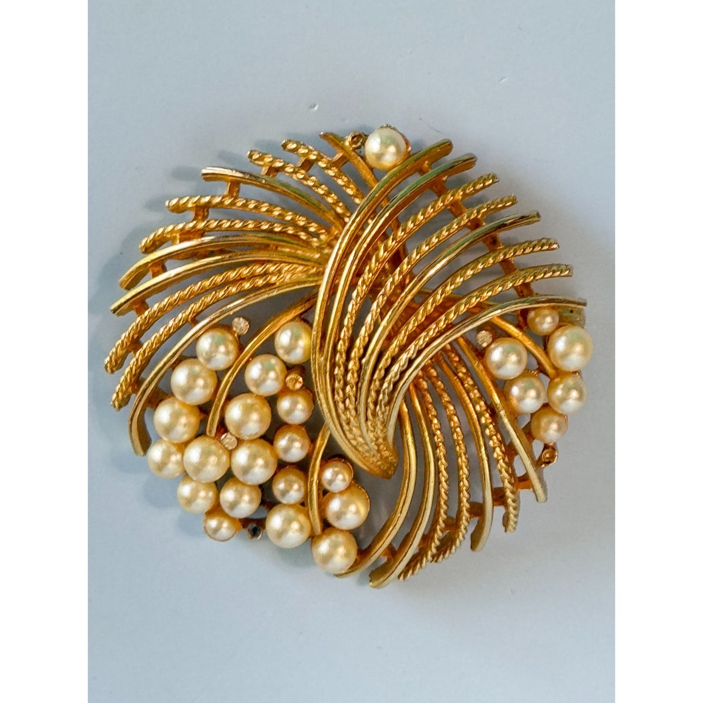 Vintage Lisner Midcentury Gold-Tone Brooch With Faux Pearls