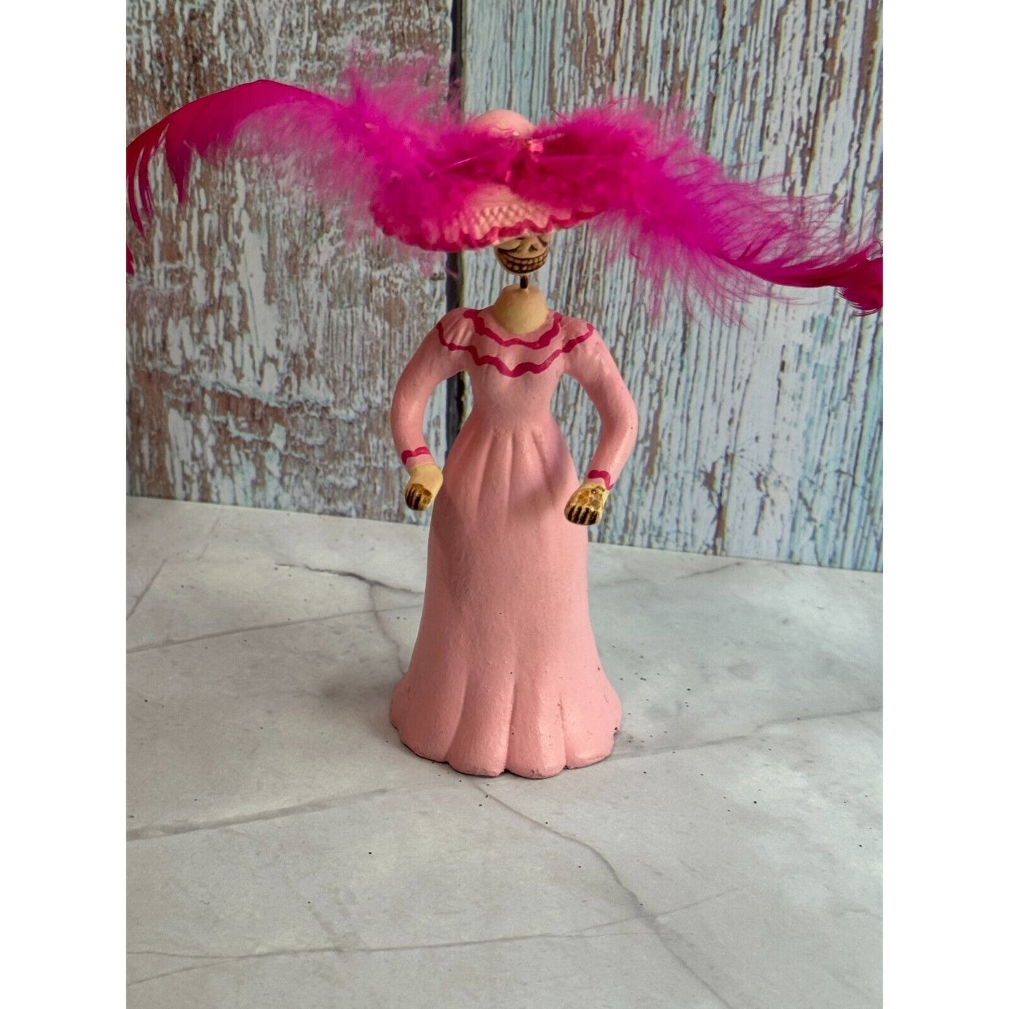 Pink Catrina Frida Kahlo w/Feather Hat Day of the Dead Mexico Skeleton Figur 5"