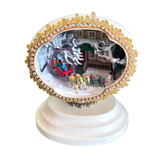 Vintage Enesco Christmas Egg Diorama Animated Music Box "Winter Wonderland"