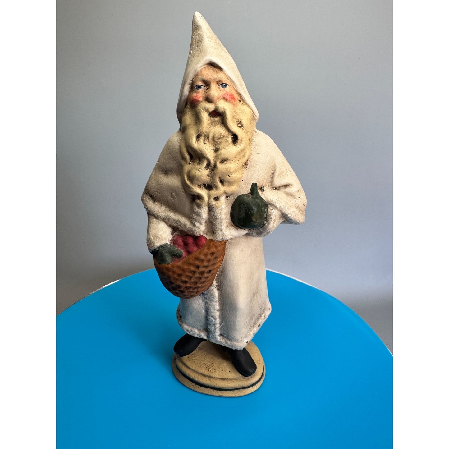 Vintage Walnut Ridge Collectibles Santa Figurine White Robe Basket 1996 9.5"