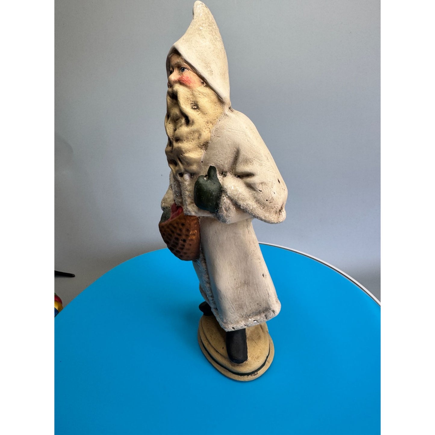 Vintage Walnut Ridge Collectibles Santa Figurine White Robe Basket 1996 9.5"