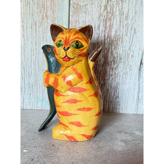 Hand-Painted Wooden Yellow Tabby Cat Figurine Holding Fish Bermuda Trader 6 1/2"