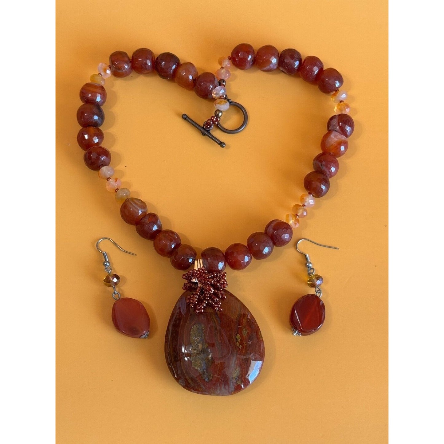 Gorgeous Carnelian Pendant on Carnlian and Orca Agate Strand Necklace w/Earrings