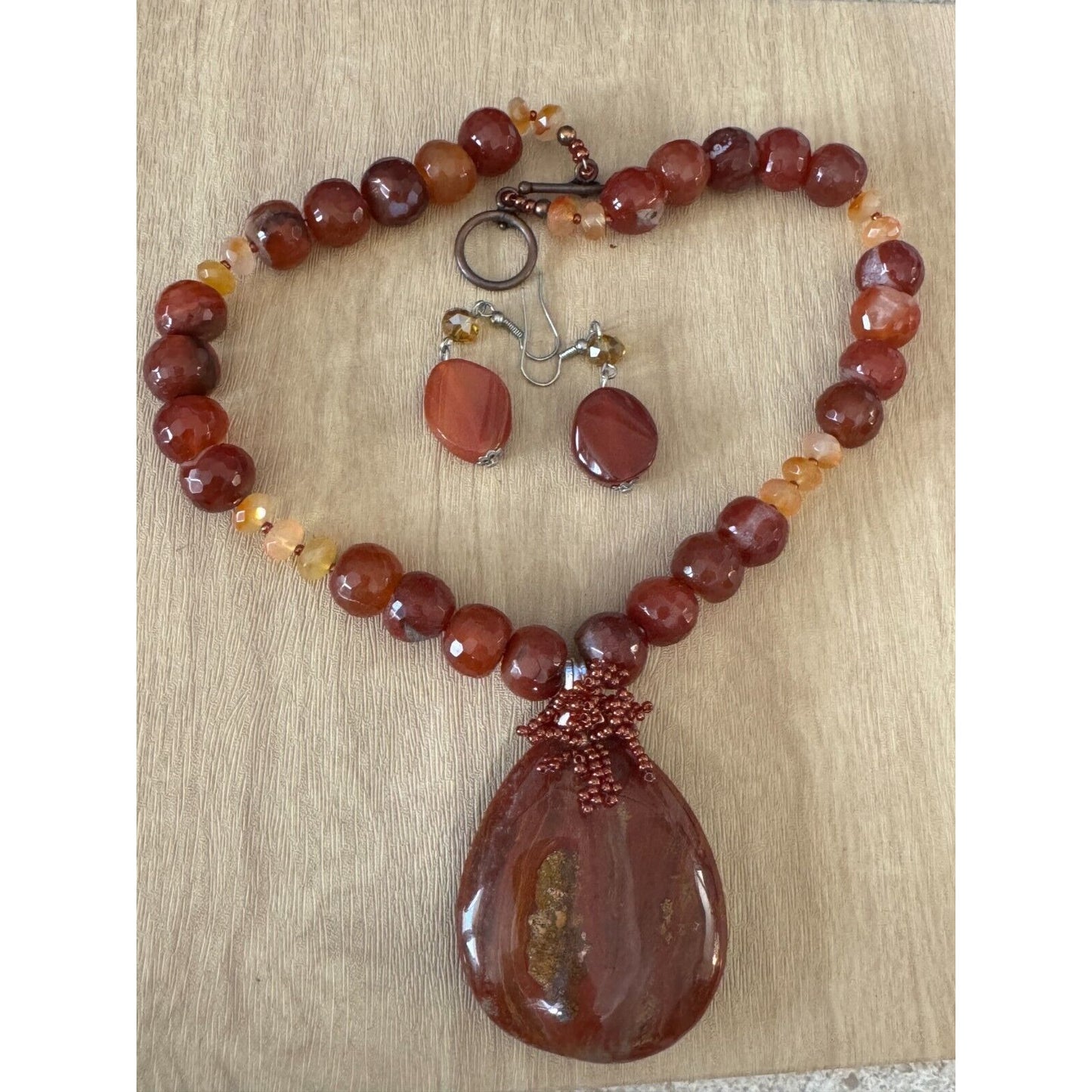 Gorgeous Carnelian Pendant on Carnlian and Orca Agate Strand Necklace w/Earrings