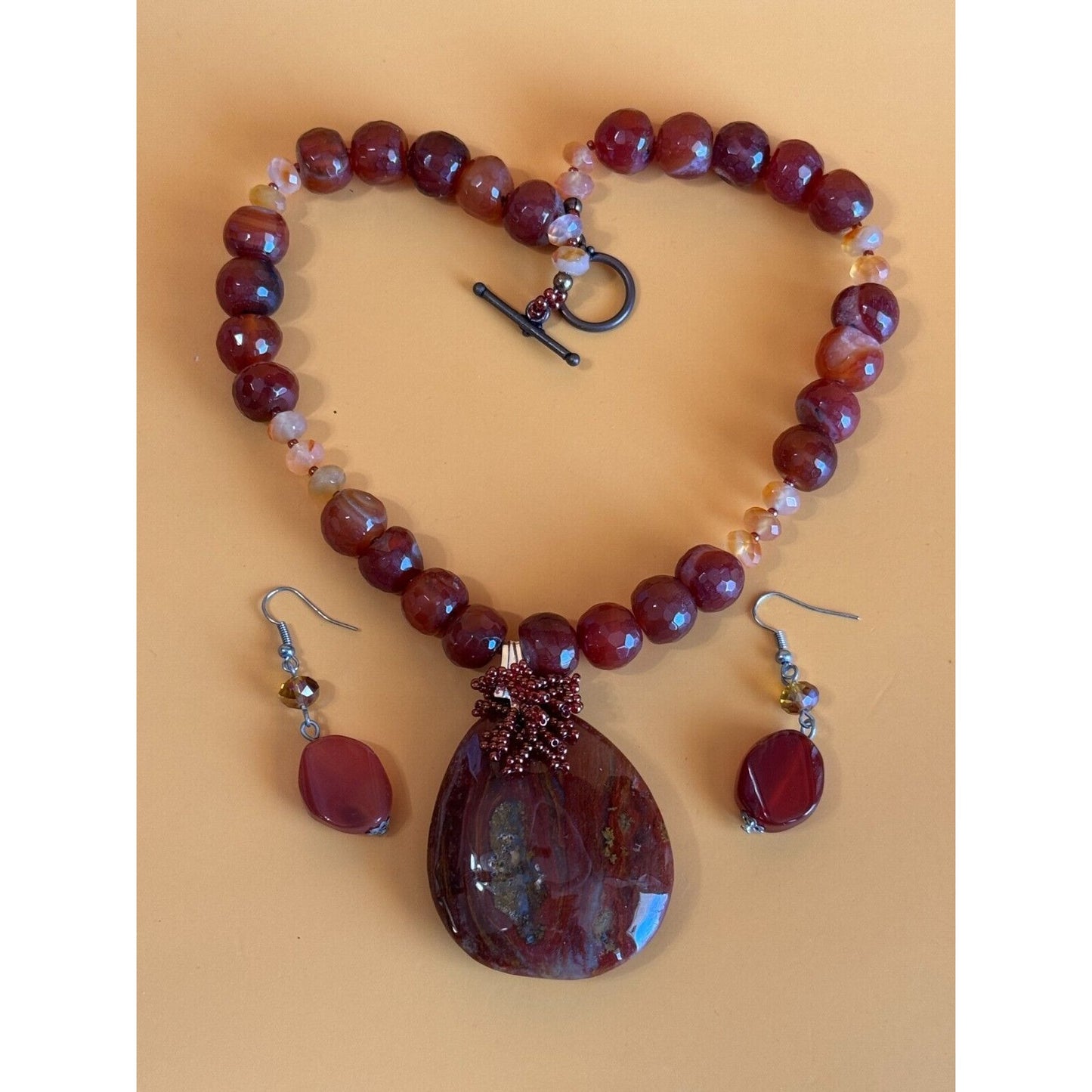 Gorgeous Carnelian Pendant on Carnlian and Orca Agate Strand Necklace w/Earrings