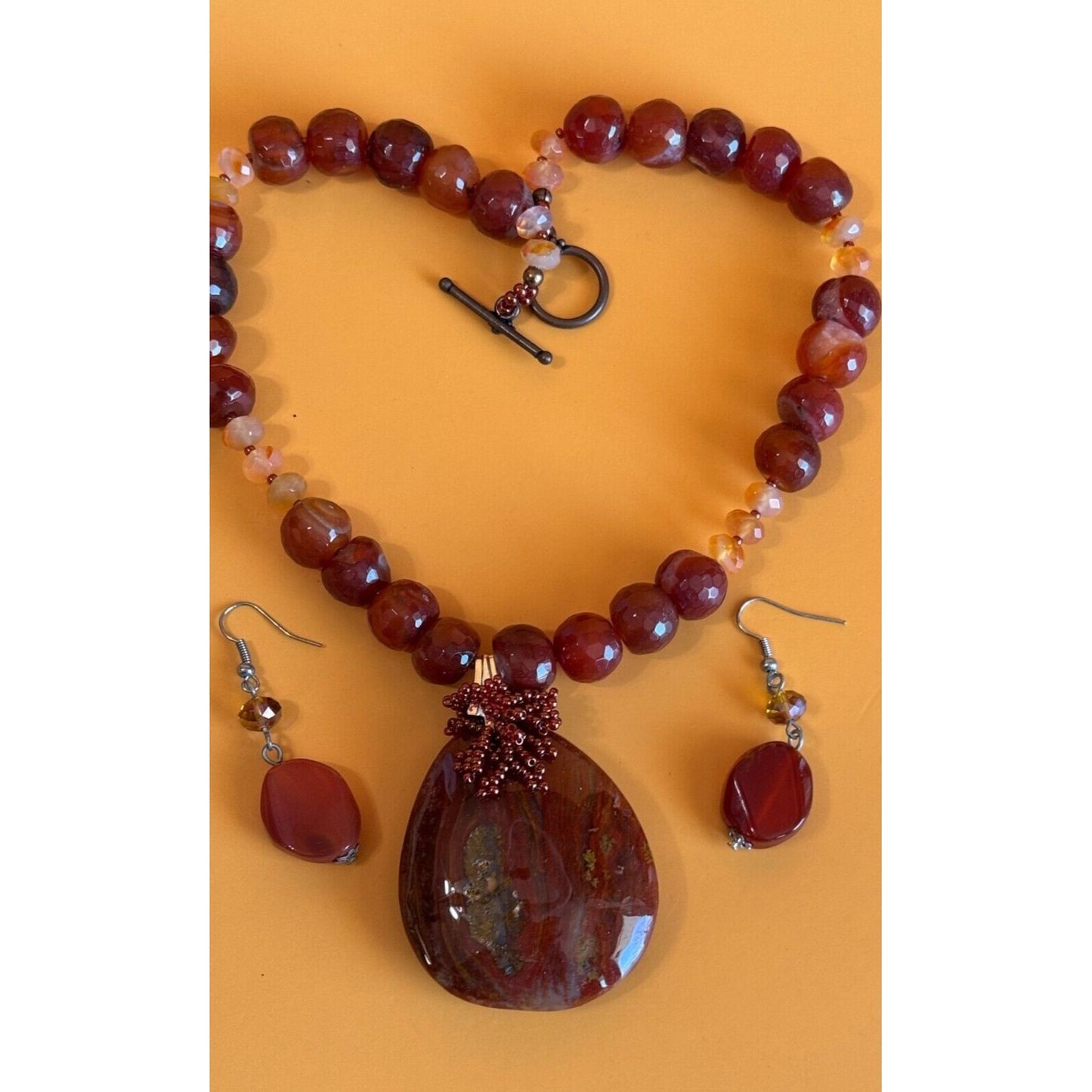 Gorgeous Carnelian Pendant on Carnlian and Orca Agate Strand Necklace w/Earrings