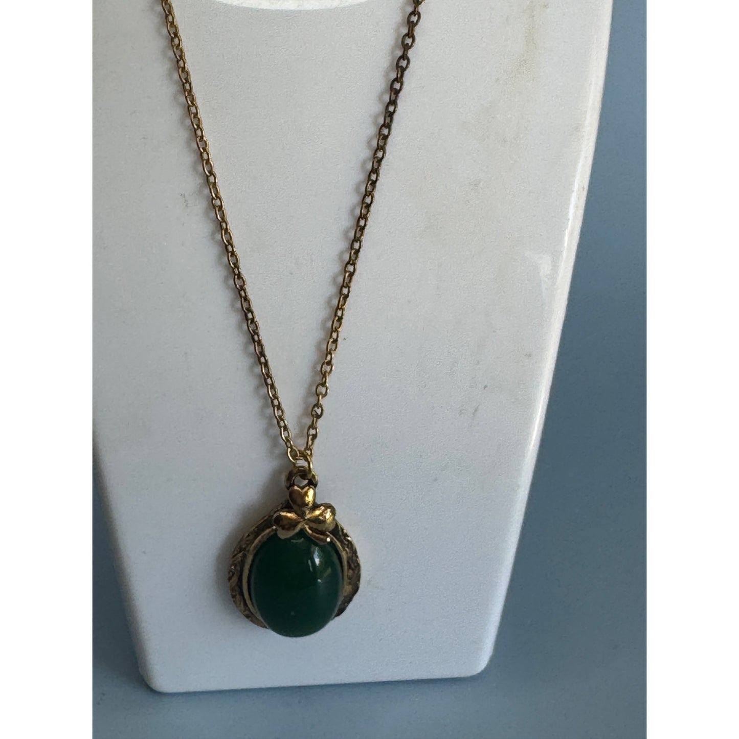 Vintage Jade Oval Pendant & Clover DetailGolplated Chain Boxed
