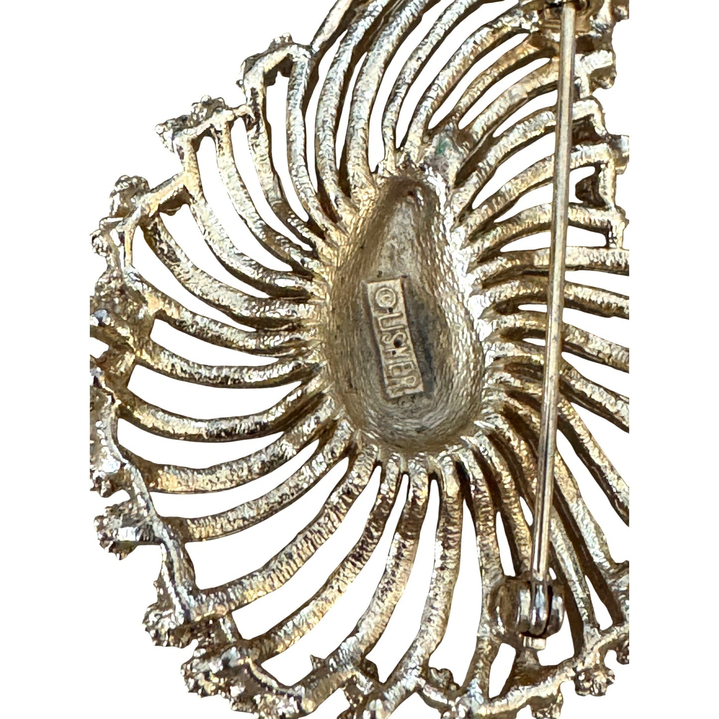 Lisner Vintage Gold Tone Brooch Pin Textured Metal Openwork 2 1/4" x 1 3/4"
