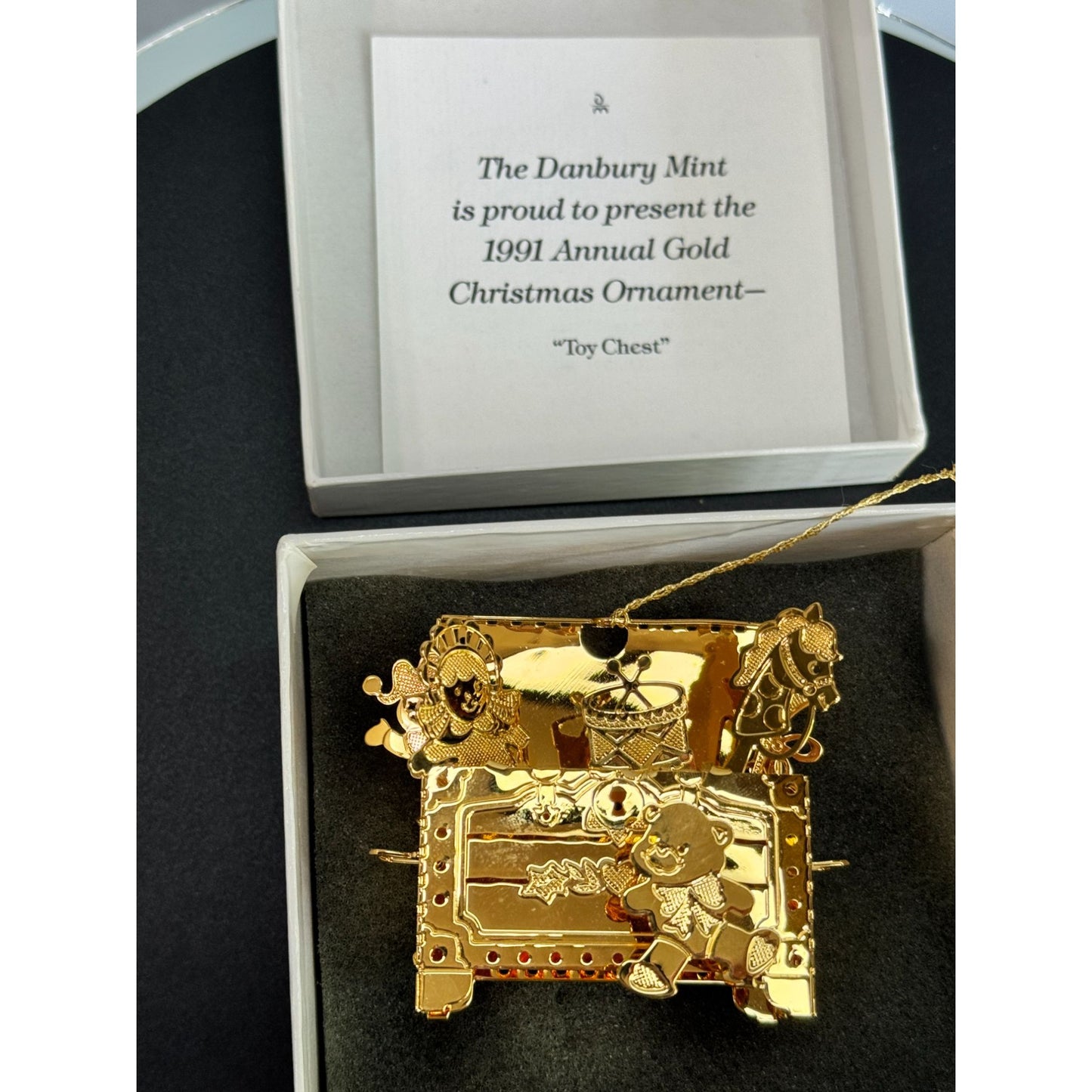 Danbury Mint 1991 Annual Gold Christmas Ornament Toy Chest With Box 2 1/2"
