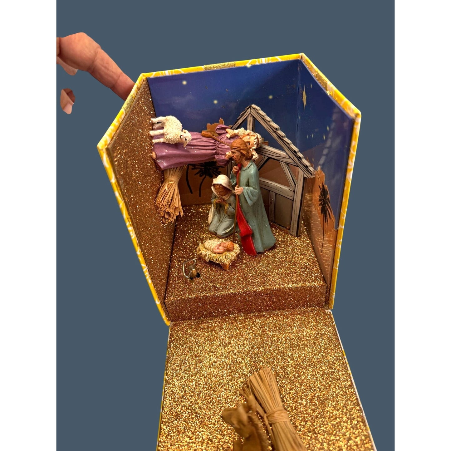 Musical Pop Up 3D Nativity Scene Decorative Box With Glitter Interior