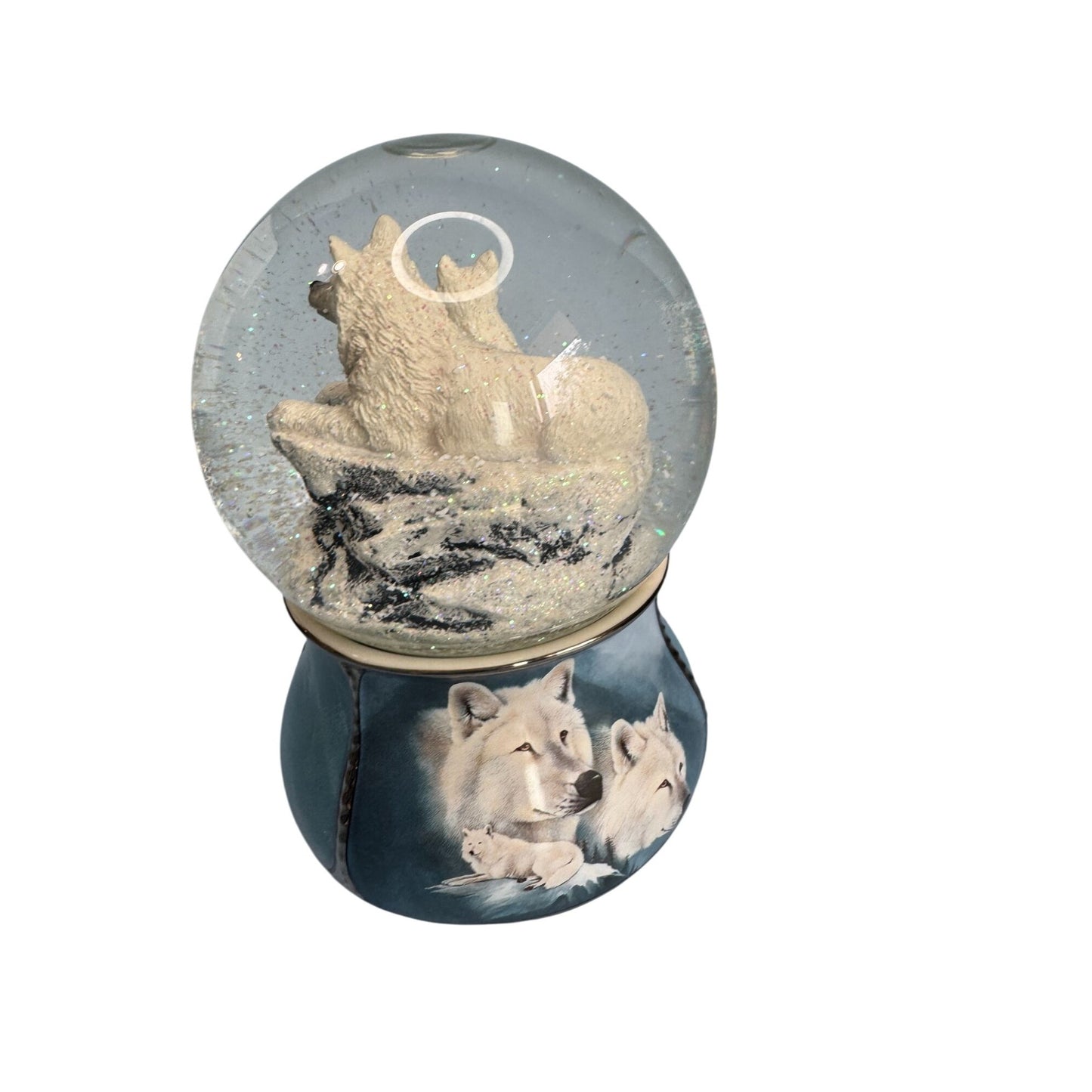 White Majesty Wolf Snowglobe Music Box By Eddie LePage 2016 Bradford Exchange