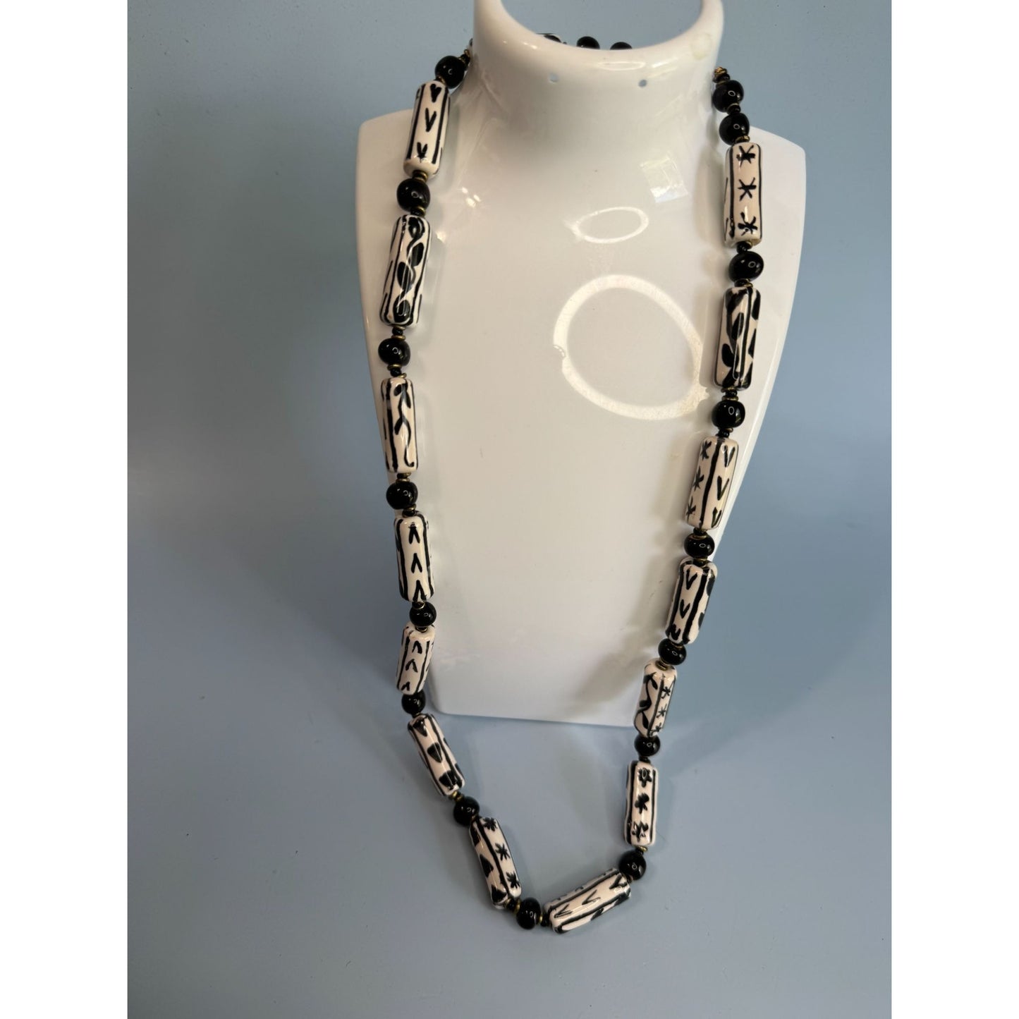 Handcrafted Black & White Glass Beaded Necklace With Unique Patterns