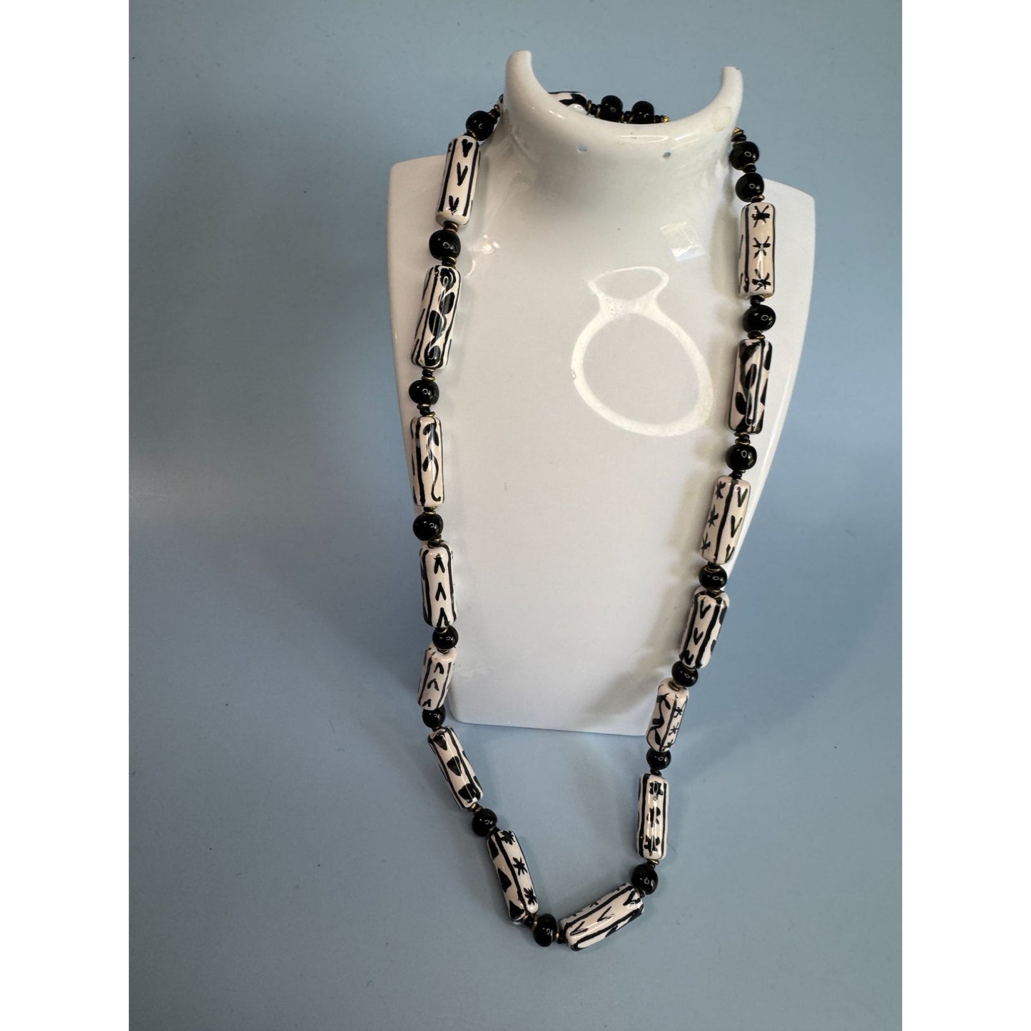 Handcrafted Black & White Glass Beaded Necklace With Unique Patterns
